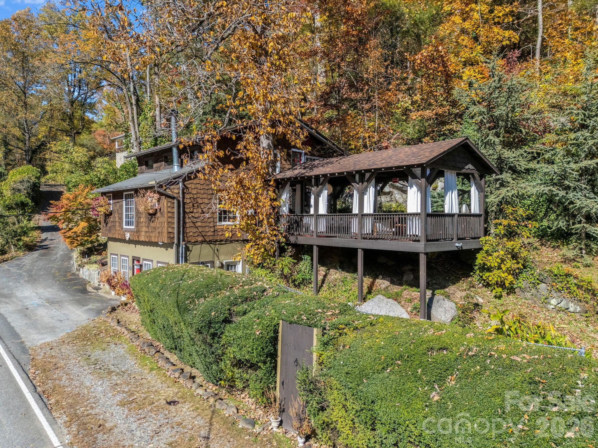 712 Main Street — Chimney Rock