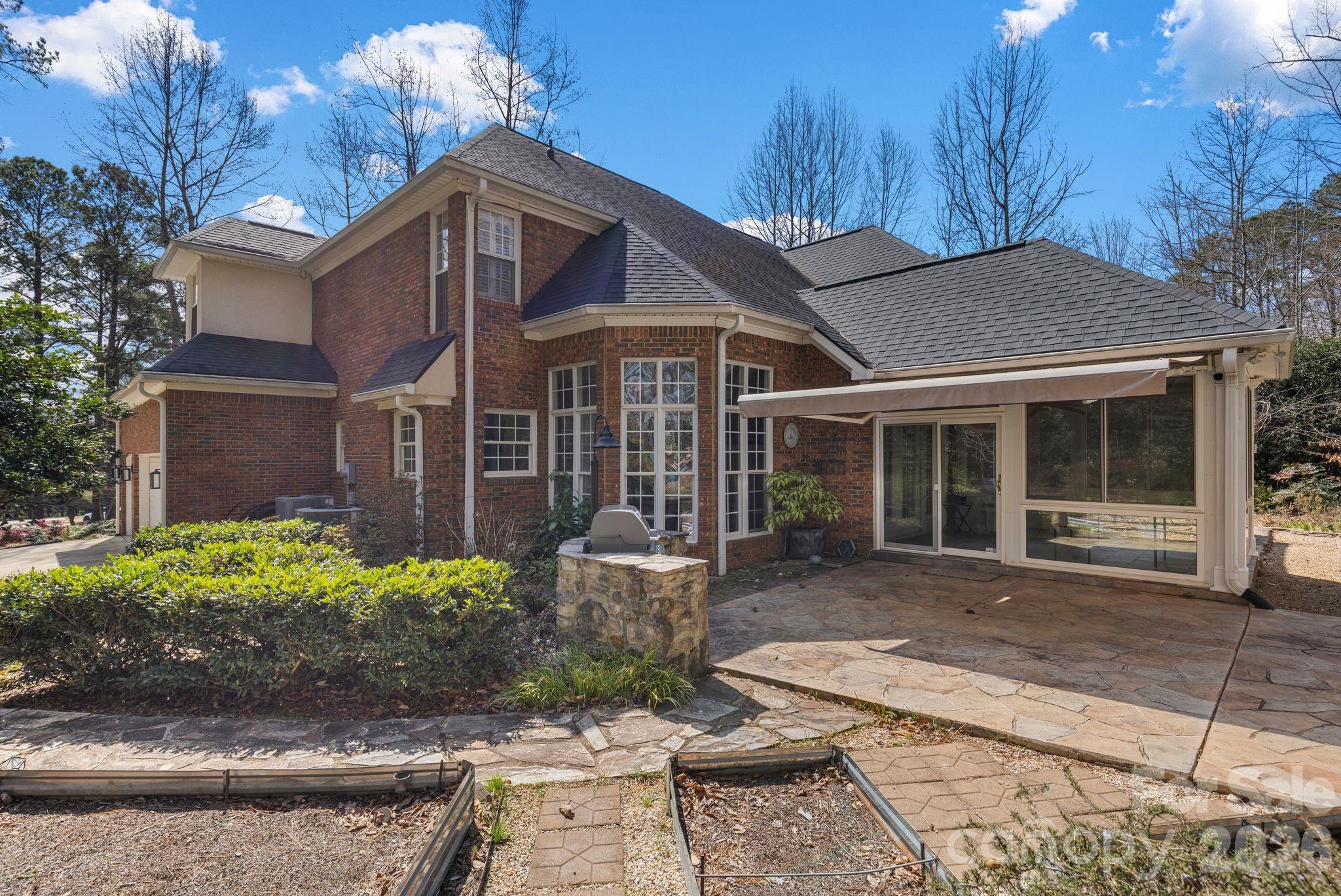 30 Winged Foot Court — Spartanburg