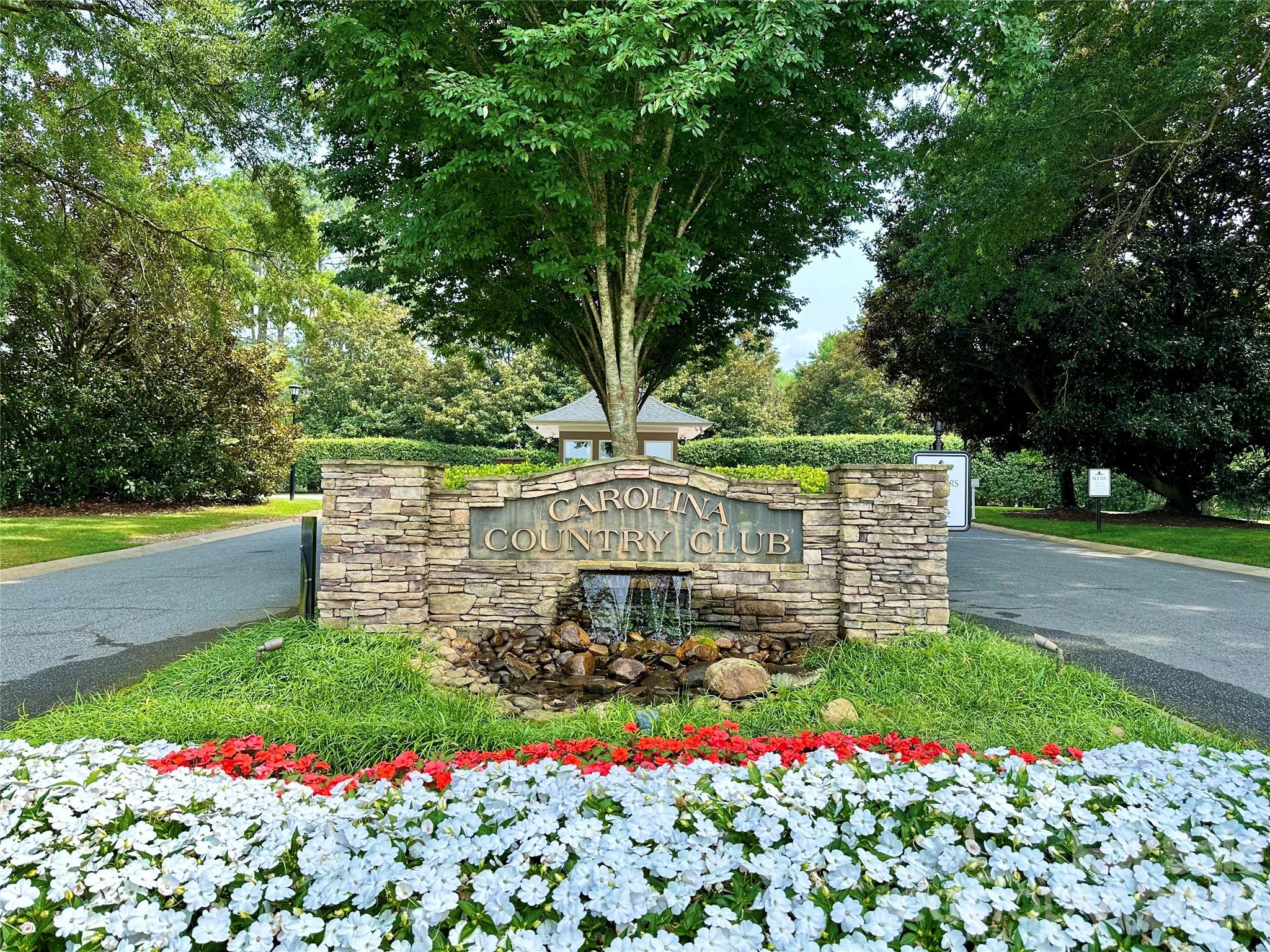 30 Winged Foot Court — Spartanburg