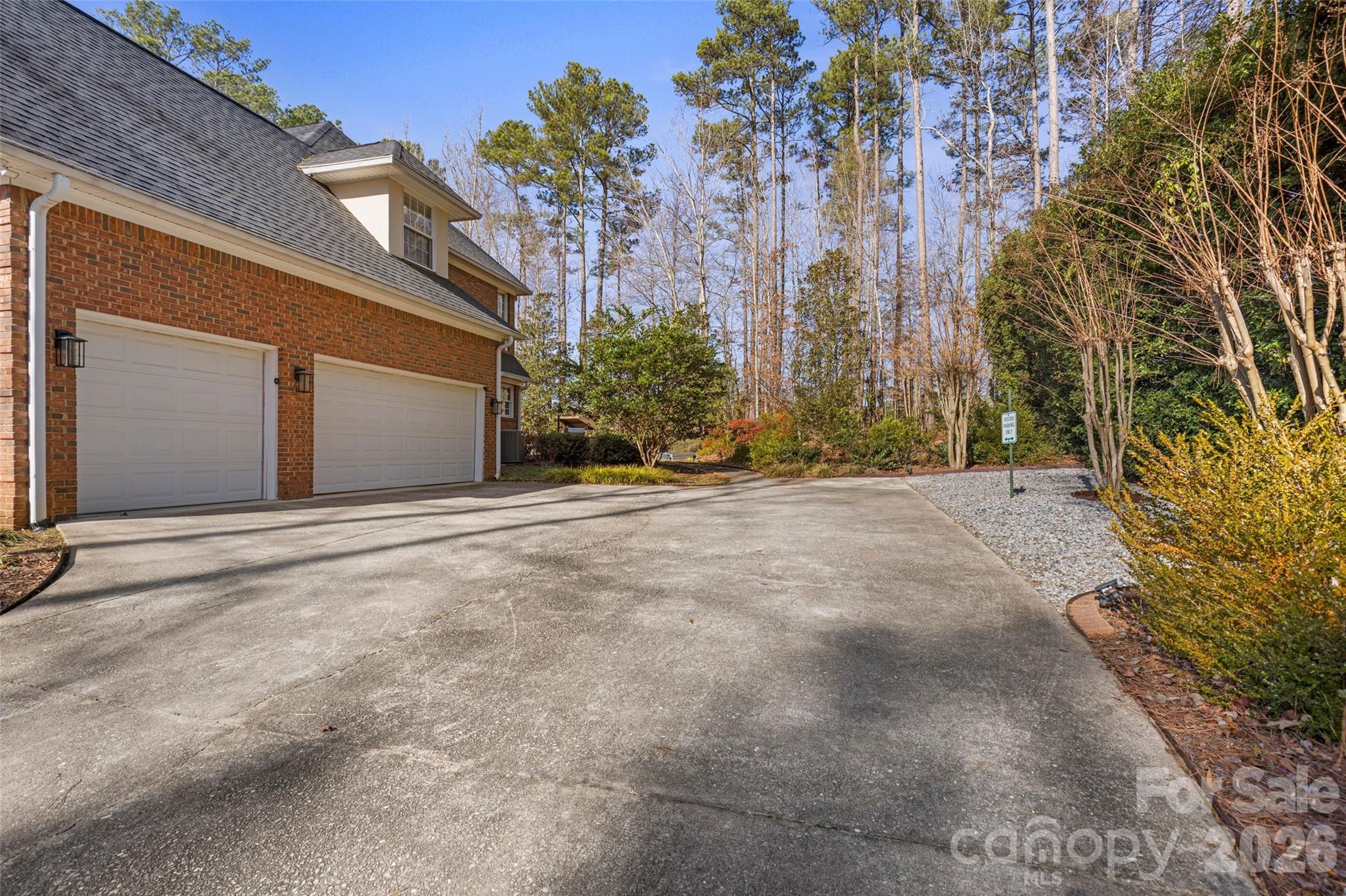 30 Winged Foot Court — Spartanburg