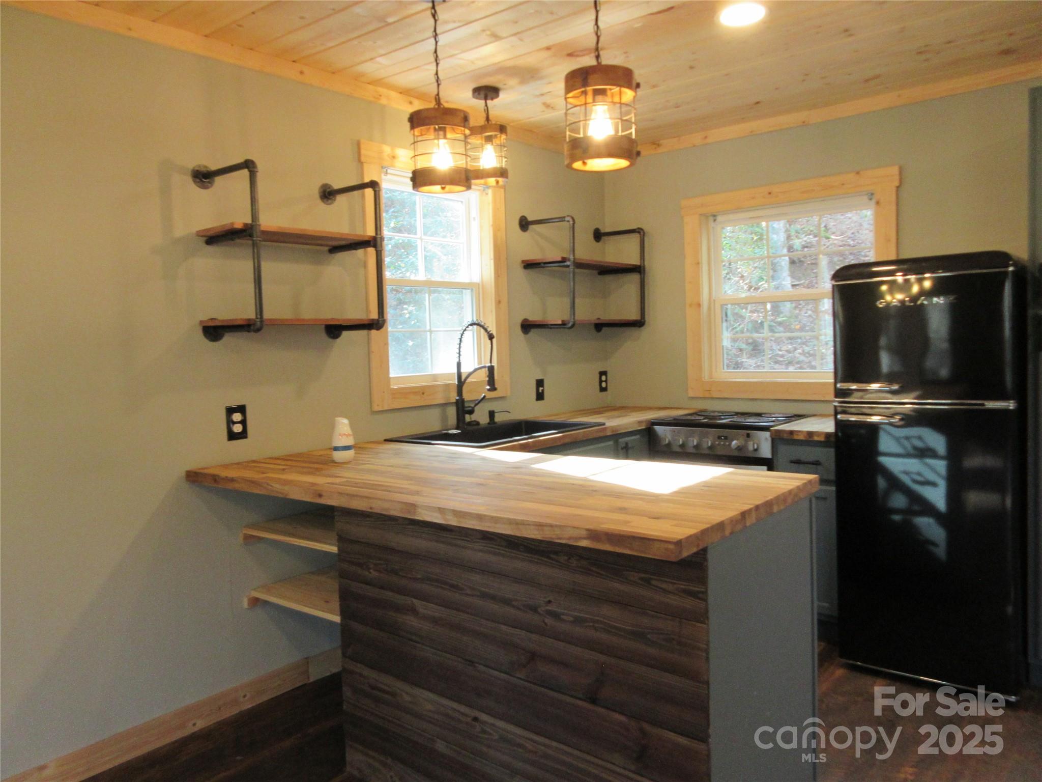 30 Rainbow Lake Circle — Black Mountain