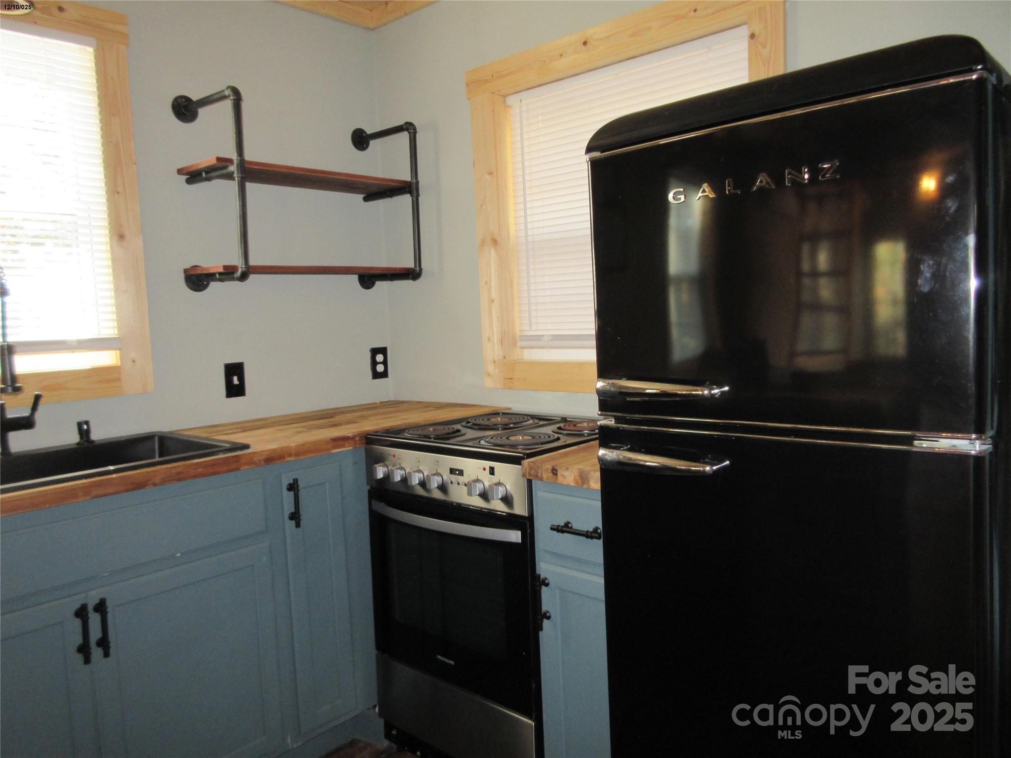 30 Rainbow Lake Circle — Black Mountain