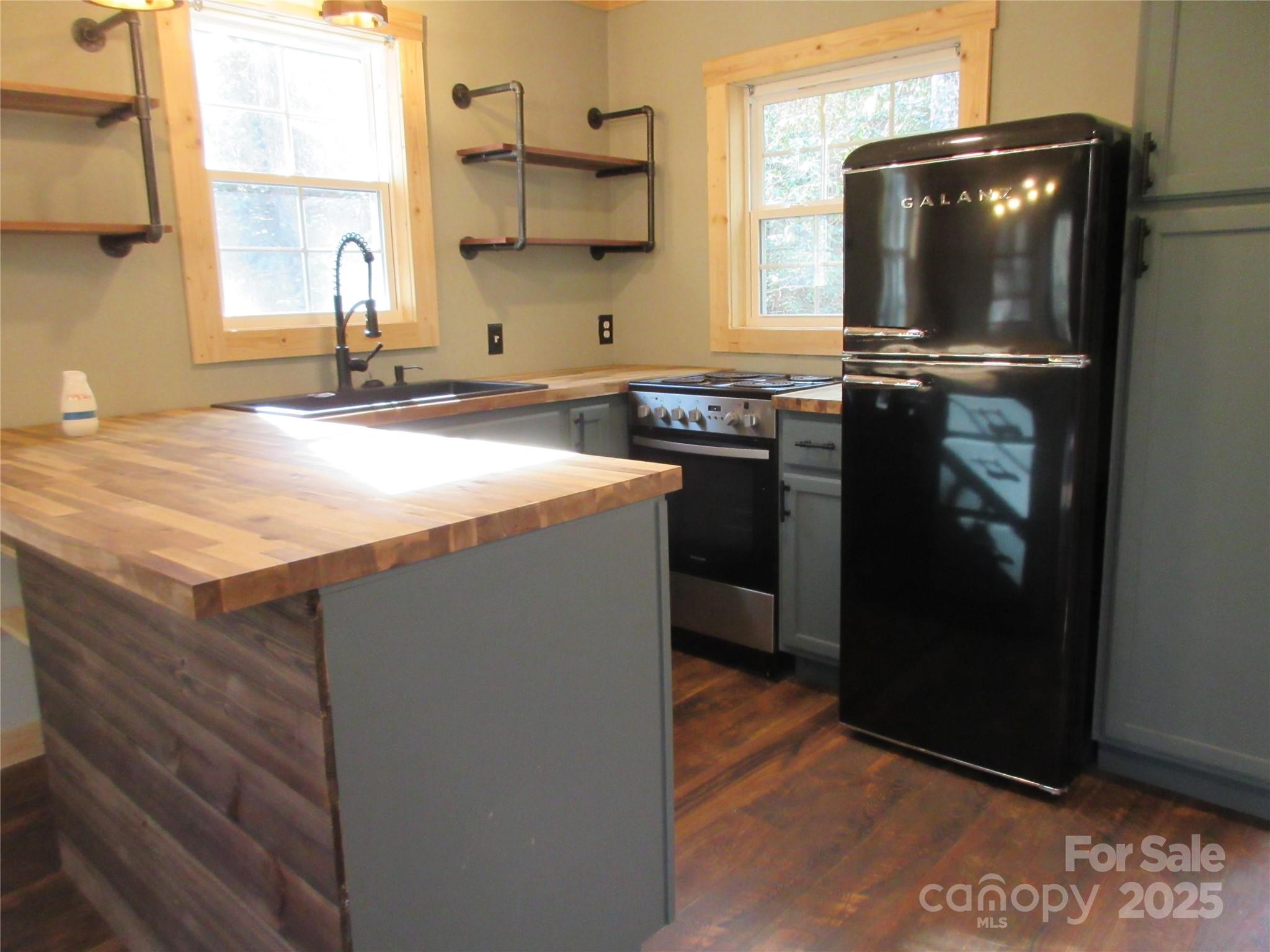 30 Rainbow Lake Circle — Black Mountain