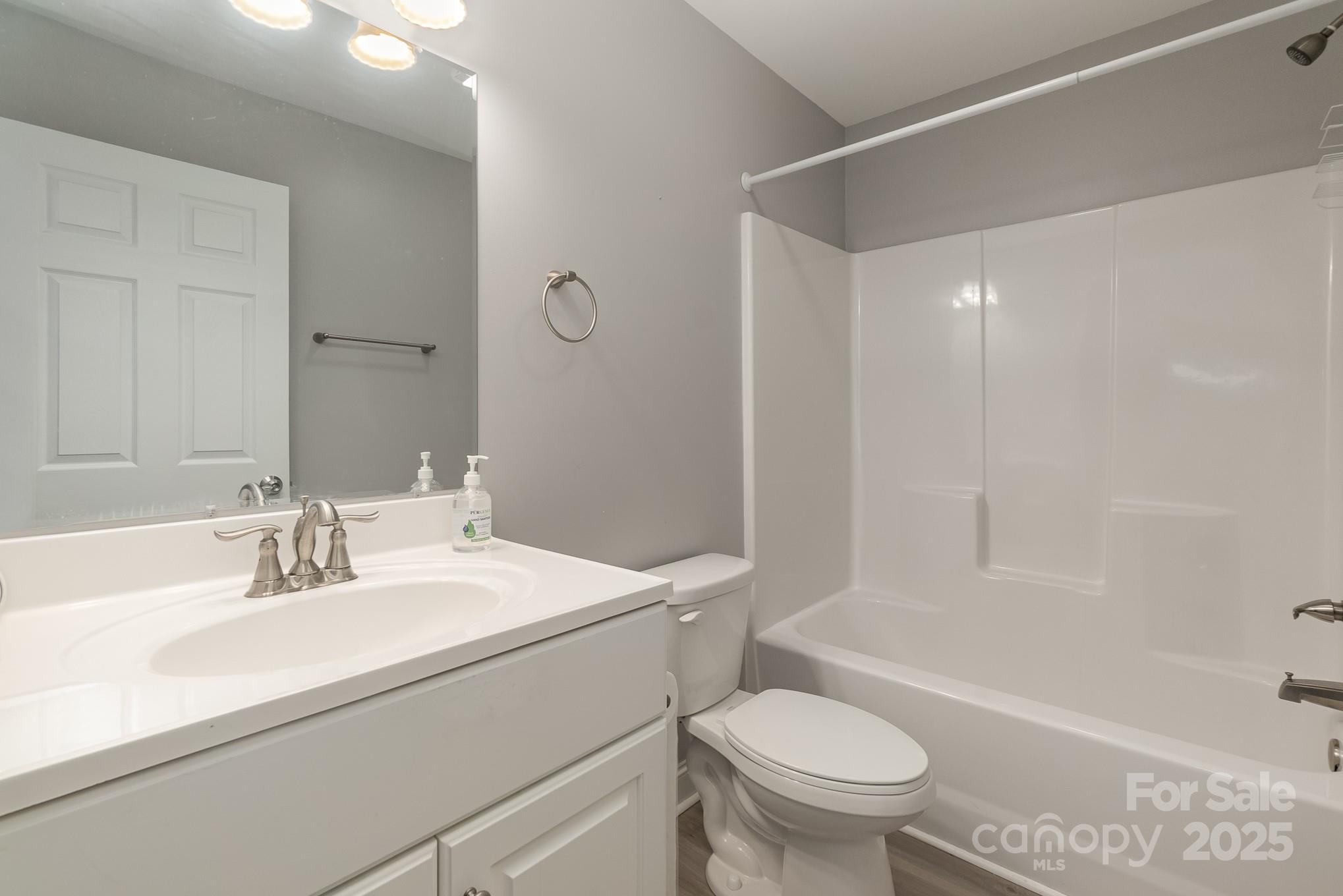 2211 Airport Road — Lancaster