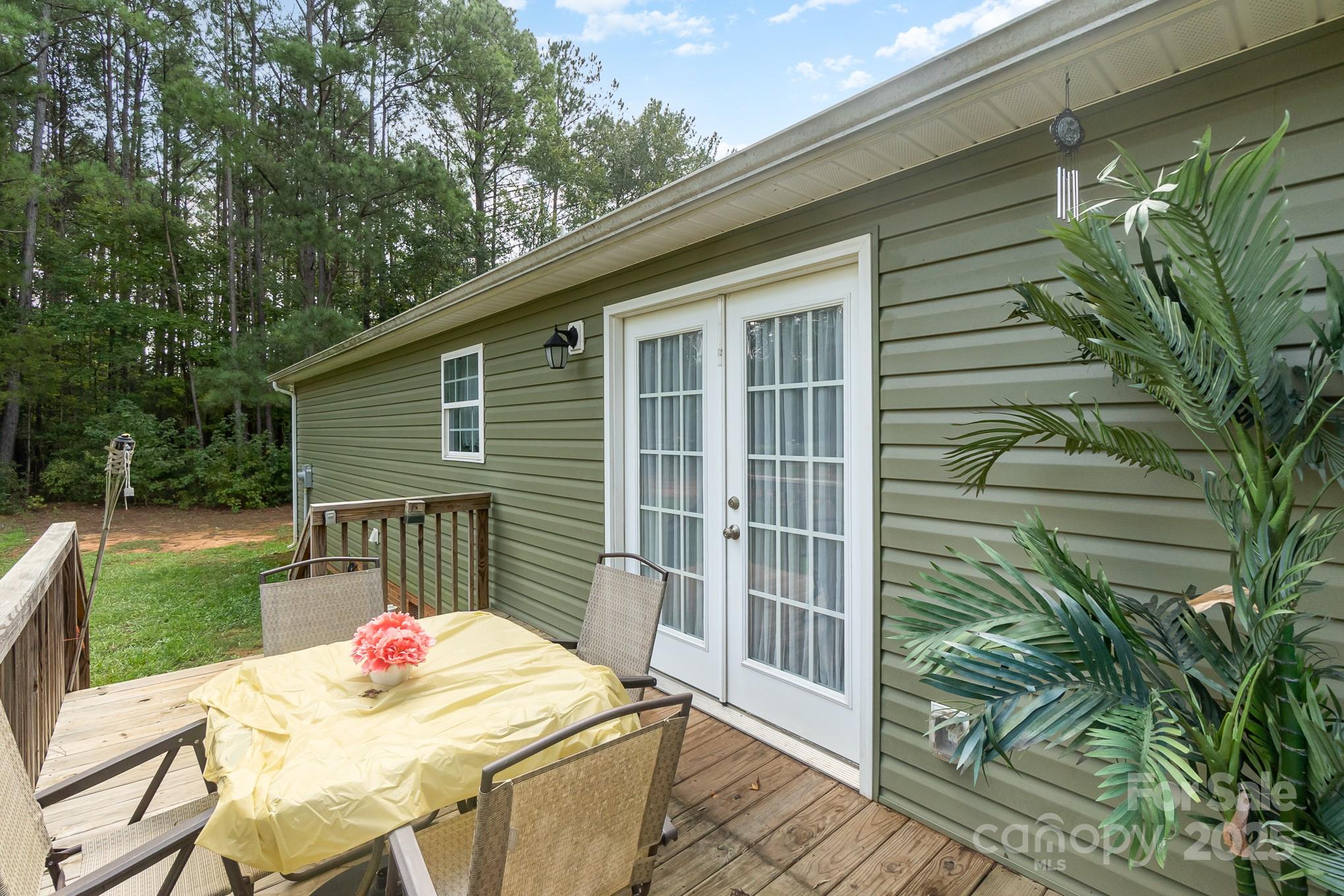 2211 Airport Road — Lancaster