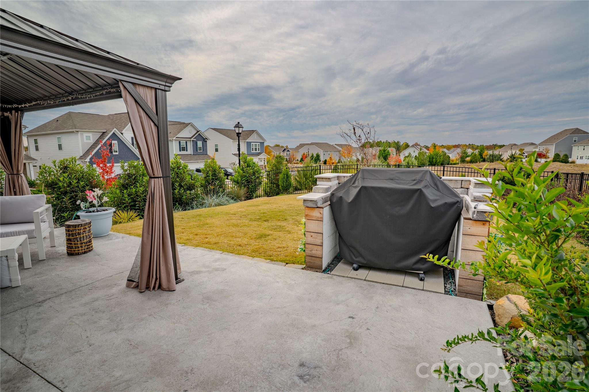 6499 Gopher Road — Lancaster