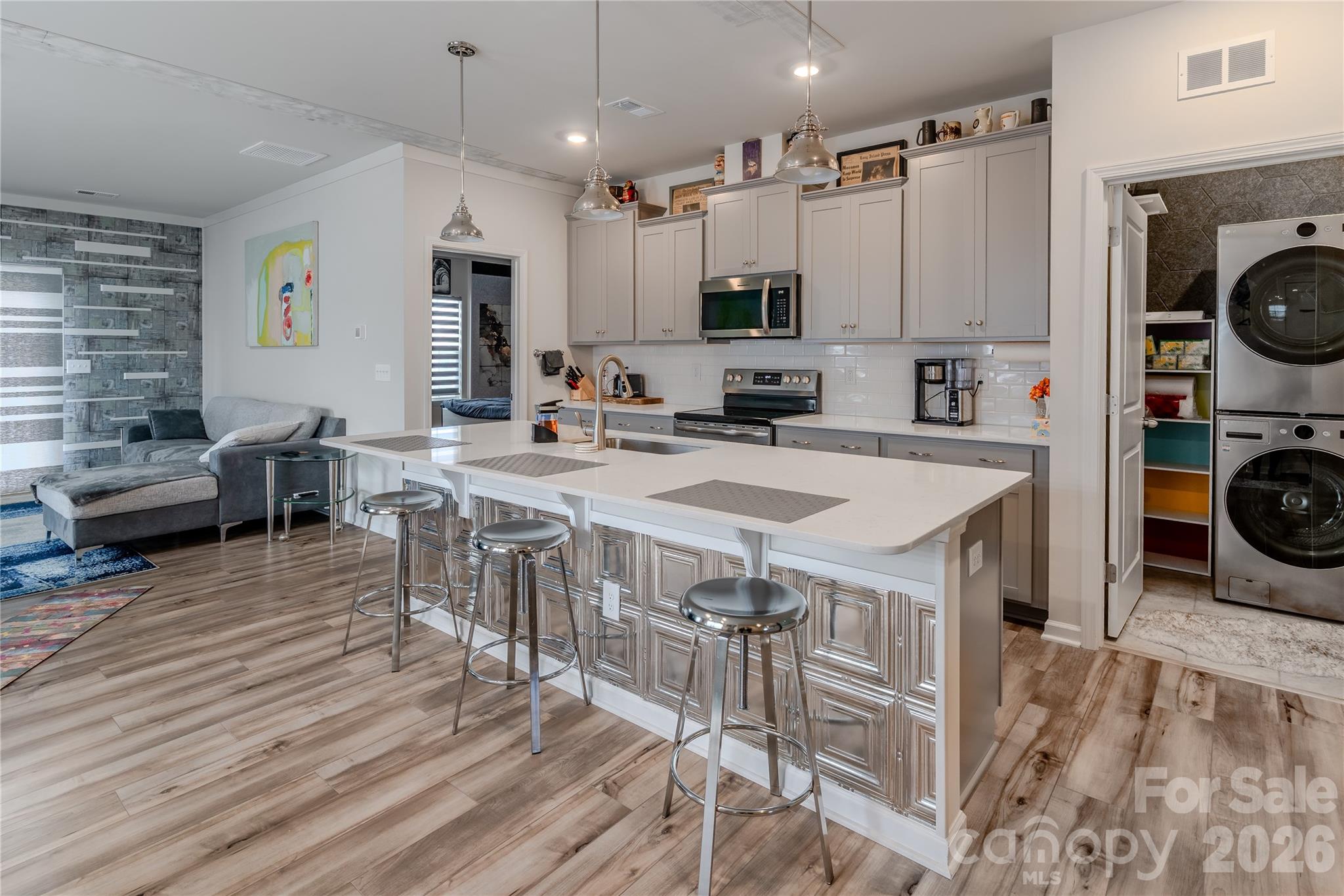 6499 Gopher Road — Lancaster