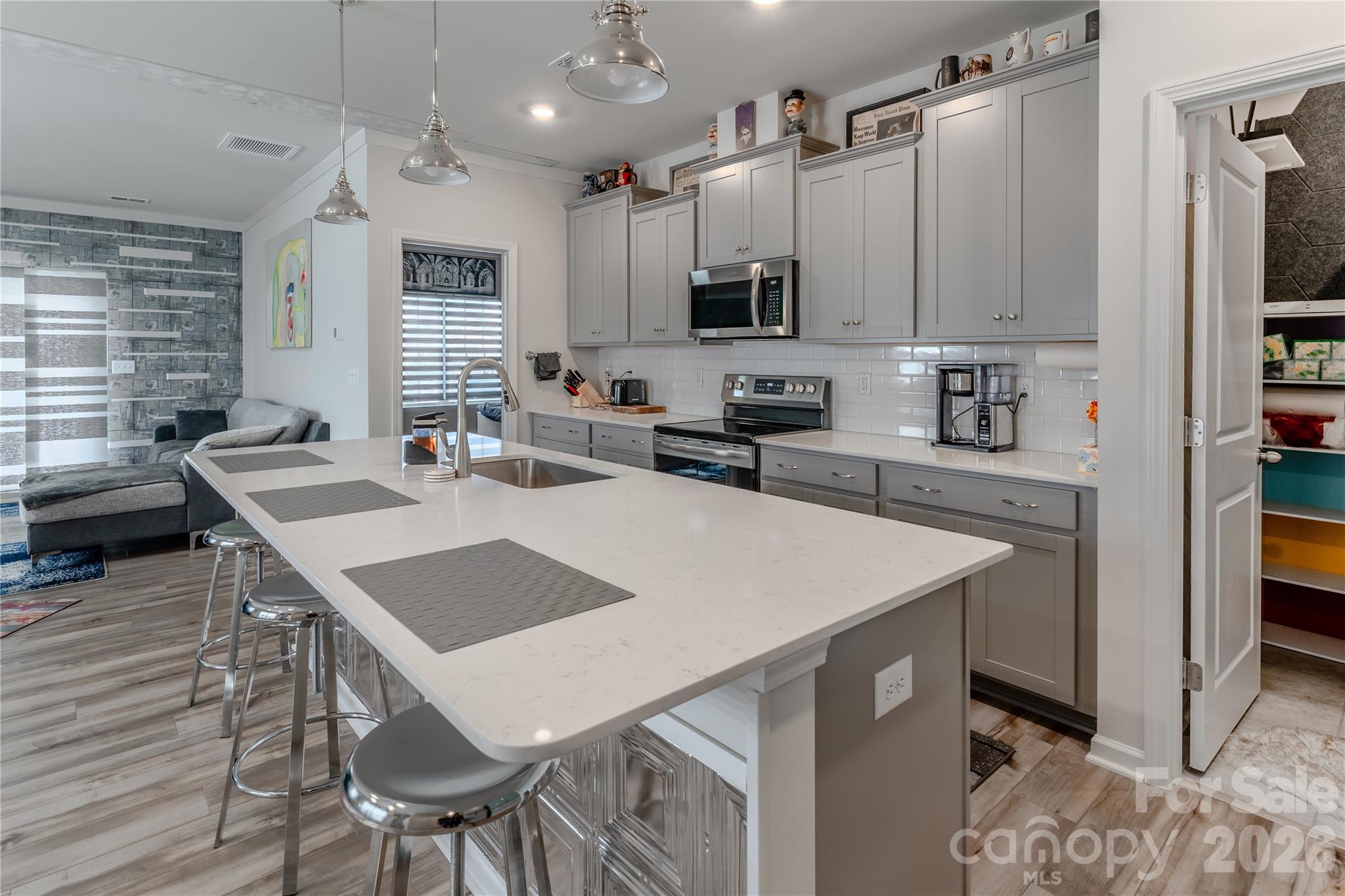 6499 Gopher Road — Lancaster
