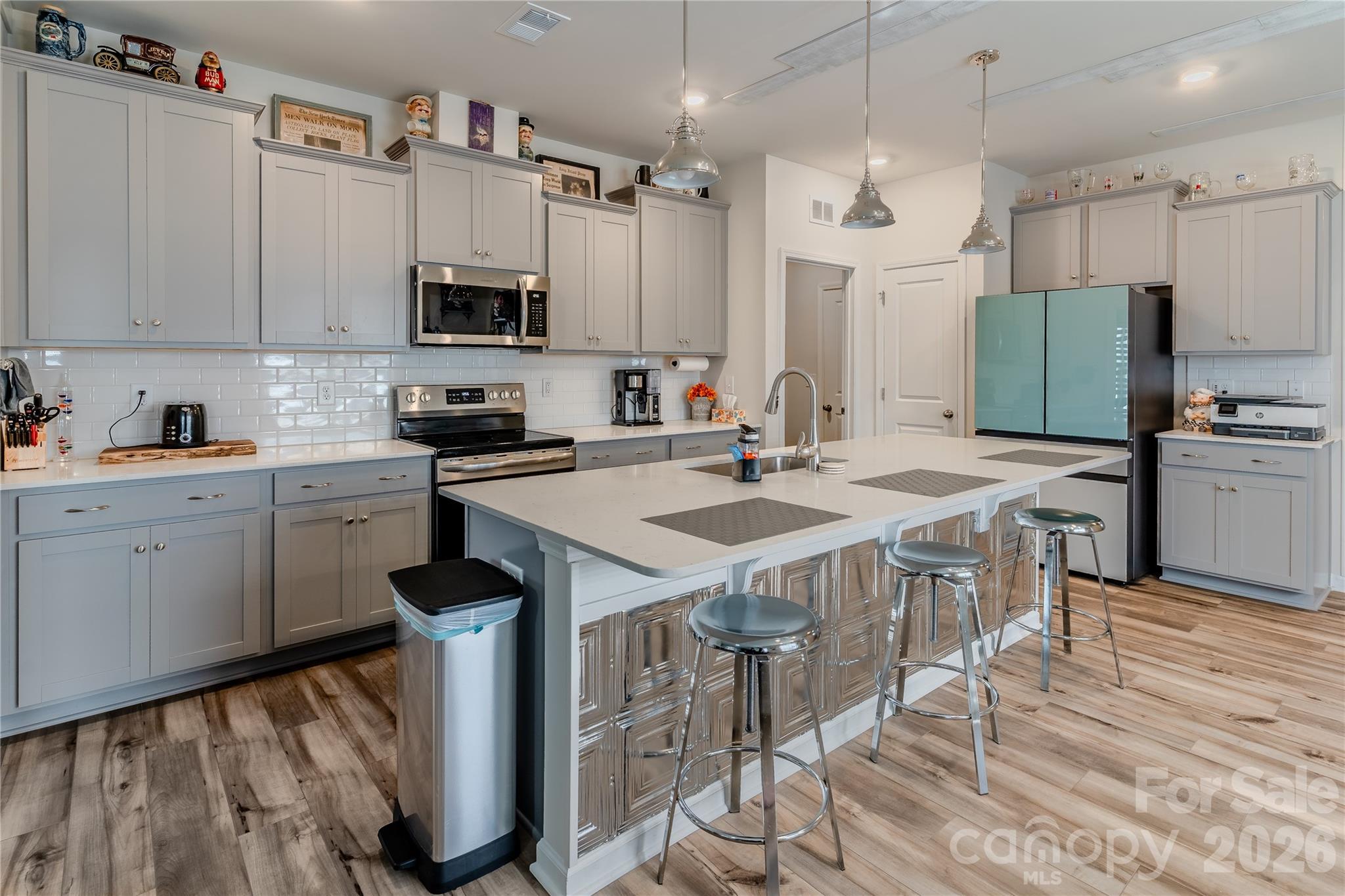 6499 Gopher Road — Lancaster
