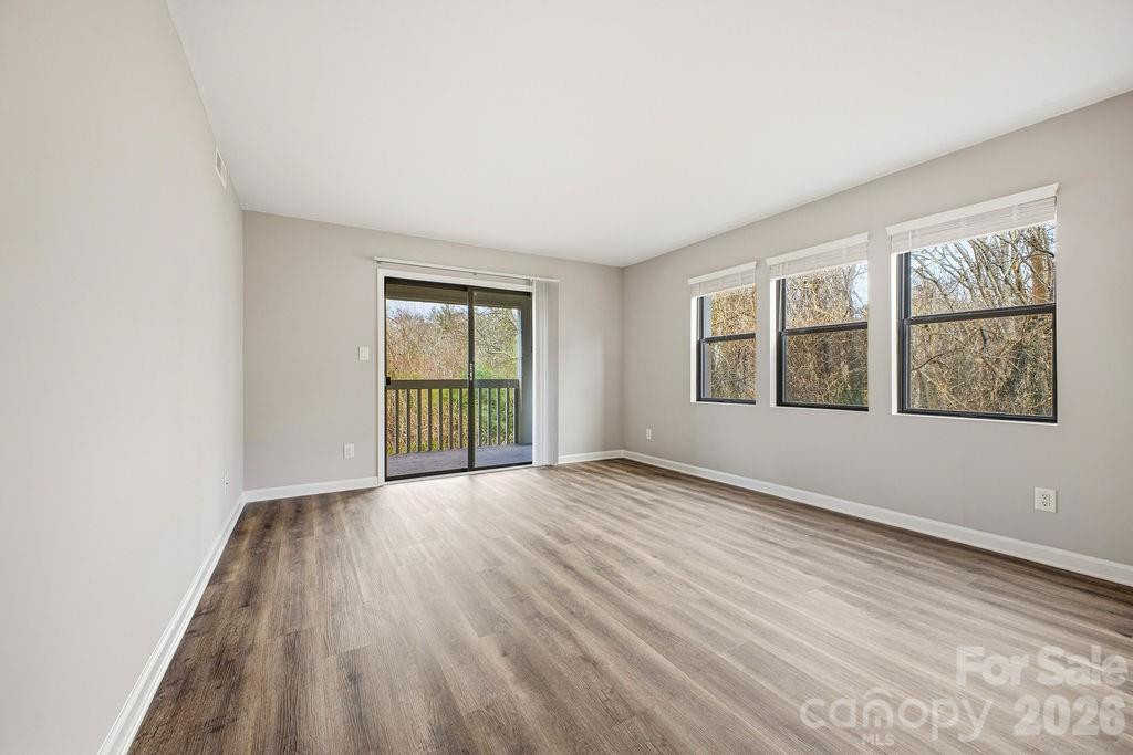 1605 Abbey Circle — Asheville