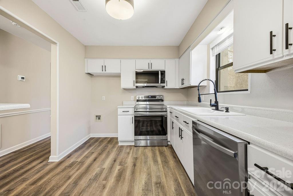 1605 Abbey Circle — Asheville
