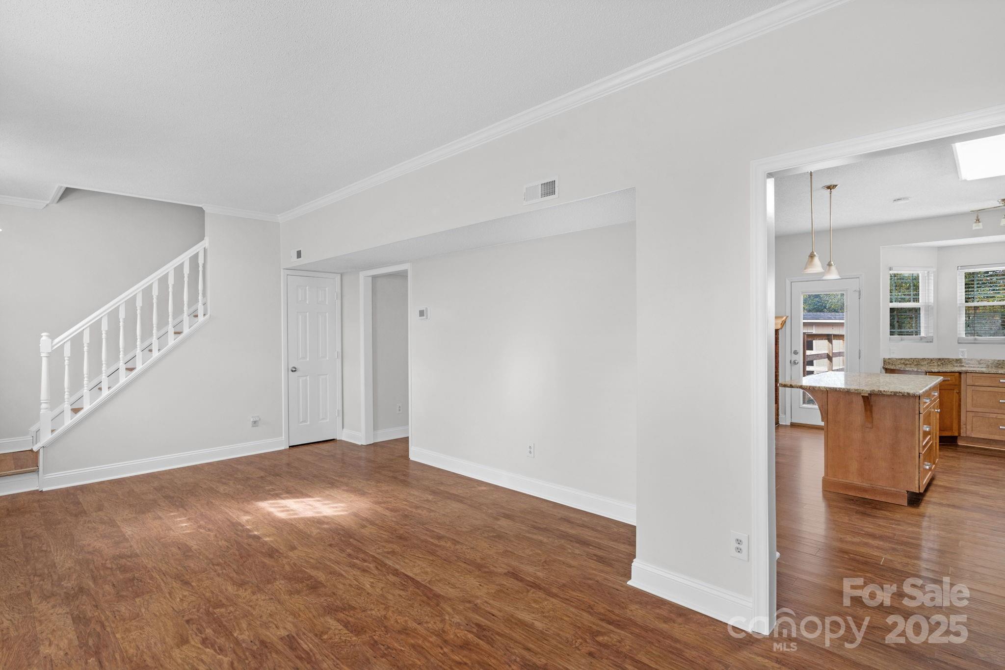 6109 Tartan Green Court — Charlotte