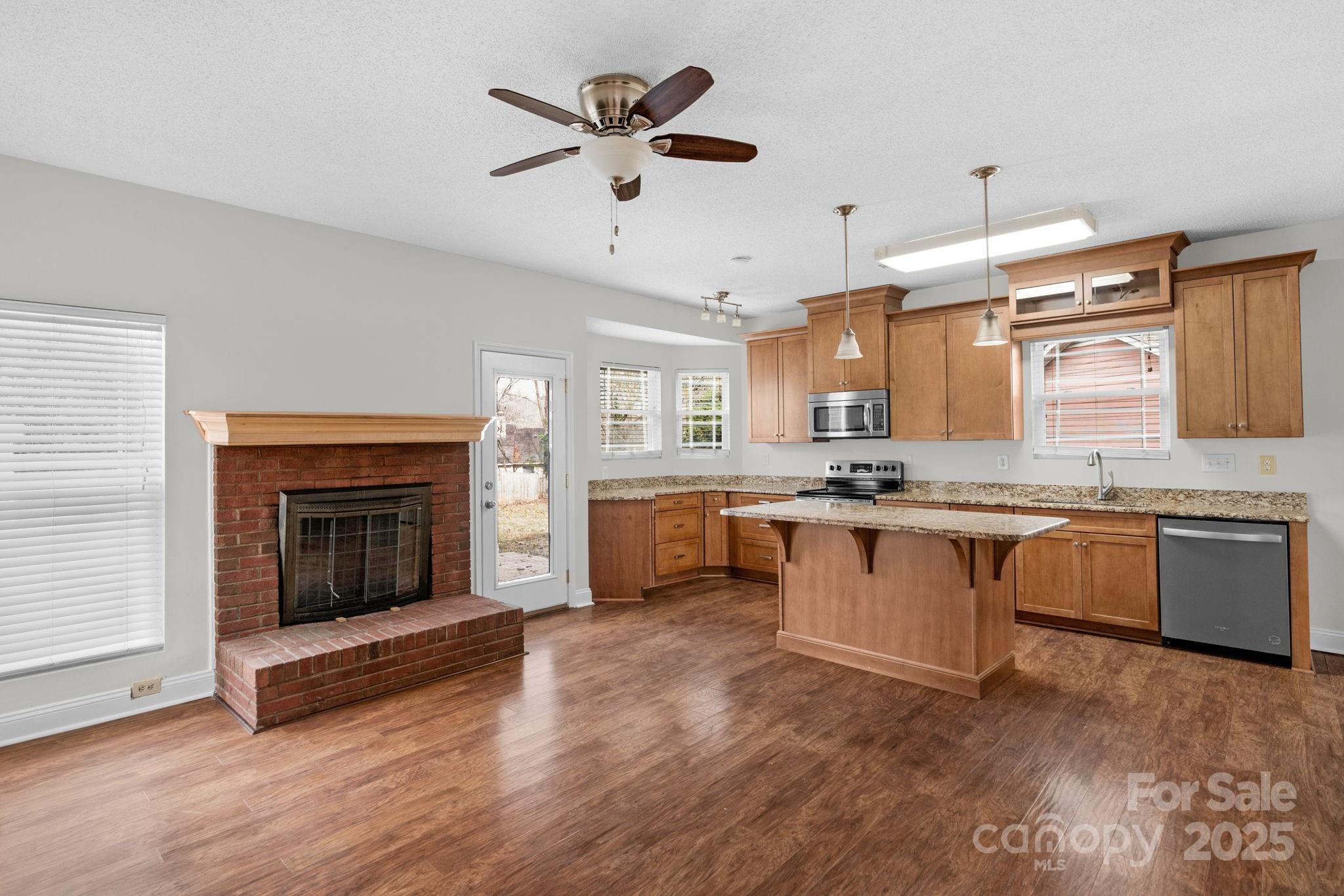 6109 Tartan Green Court — Charlotte