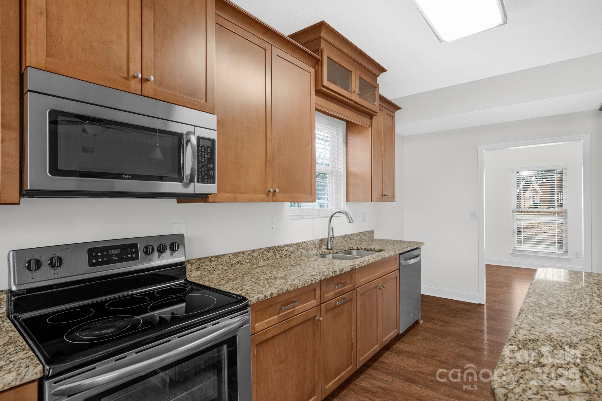 6109 Tartan Green Court — Charlotte