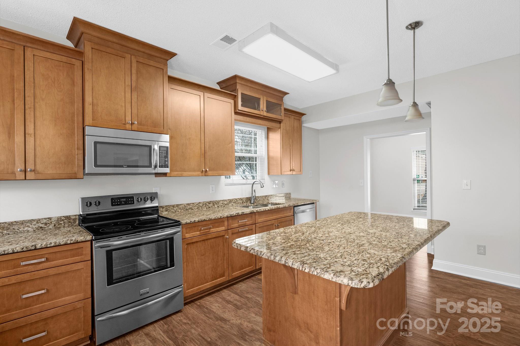6109 Tartan Green Court — Charlotte