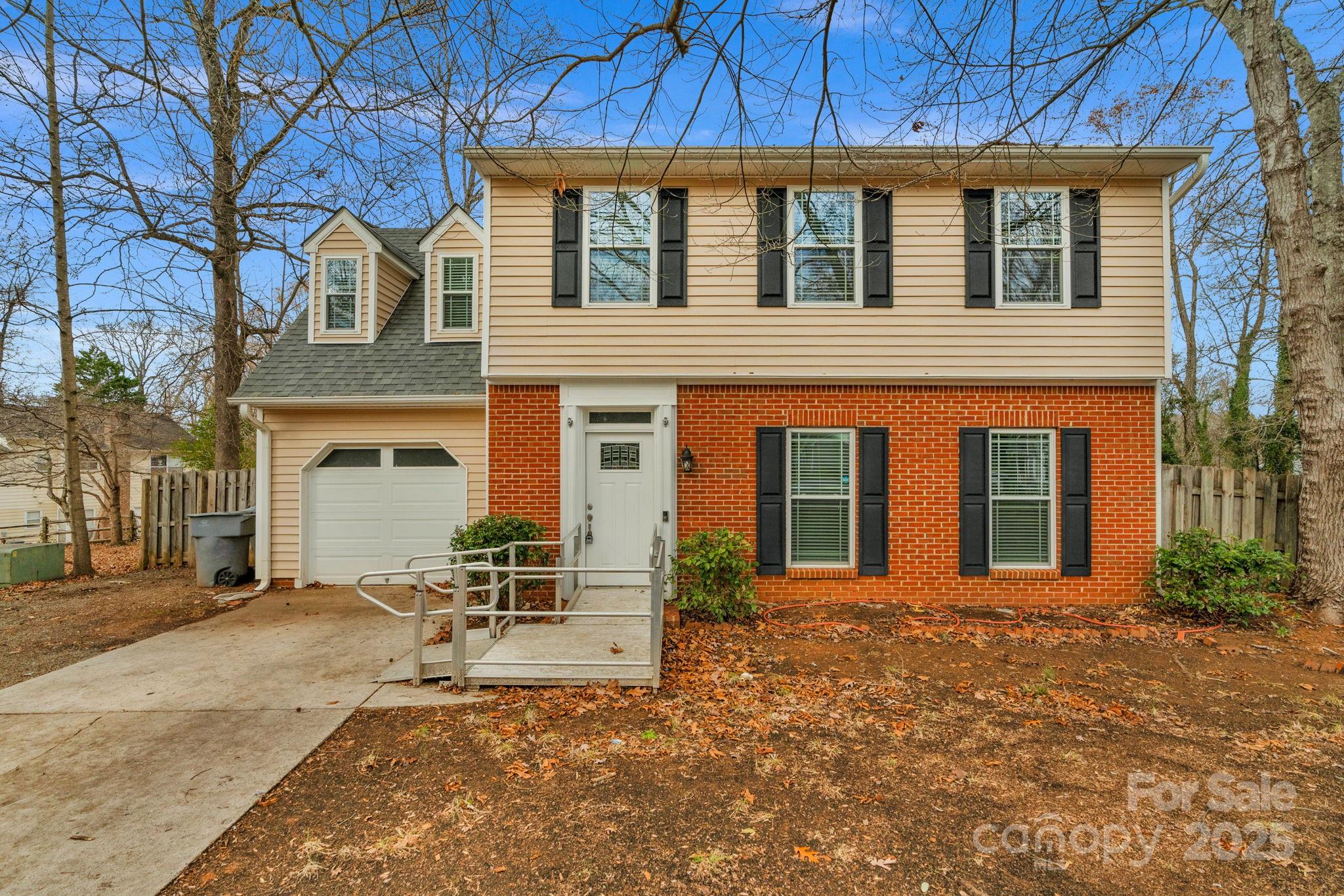 6109 Tartan Green Court — Charlotte