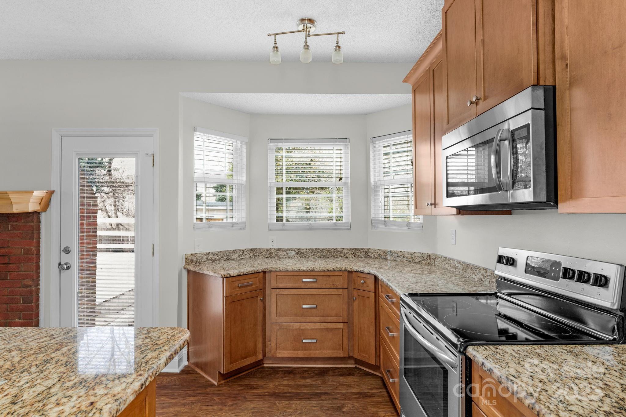 6109 Tartan Green Court — Charlotte