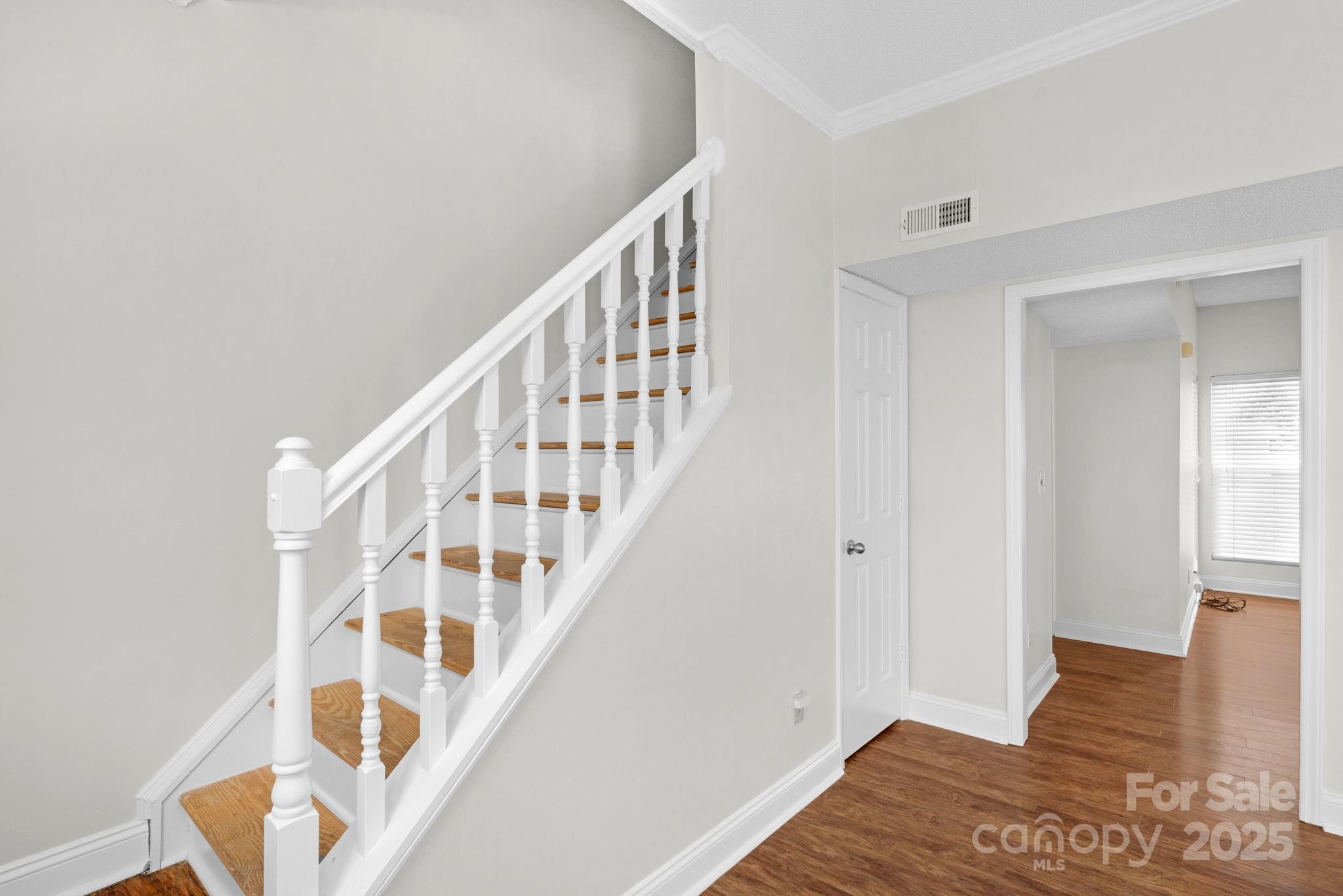 6109 Tartan Green Court — Charlotte