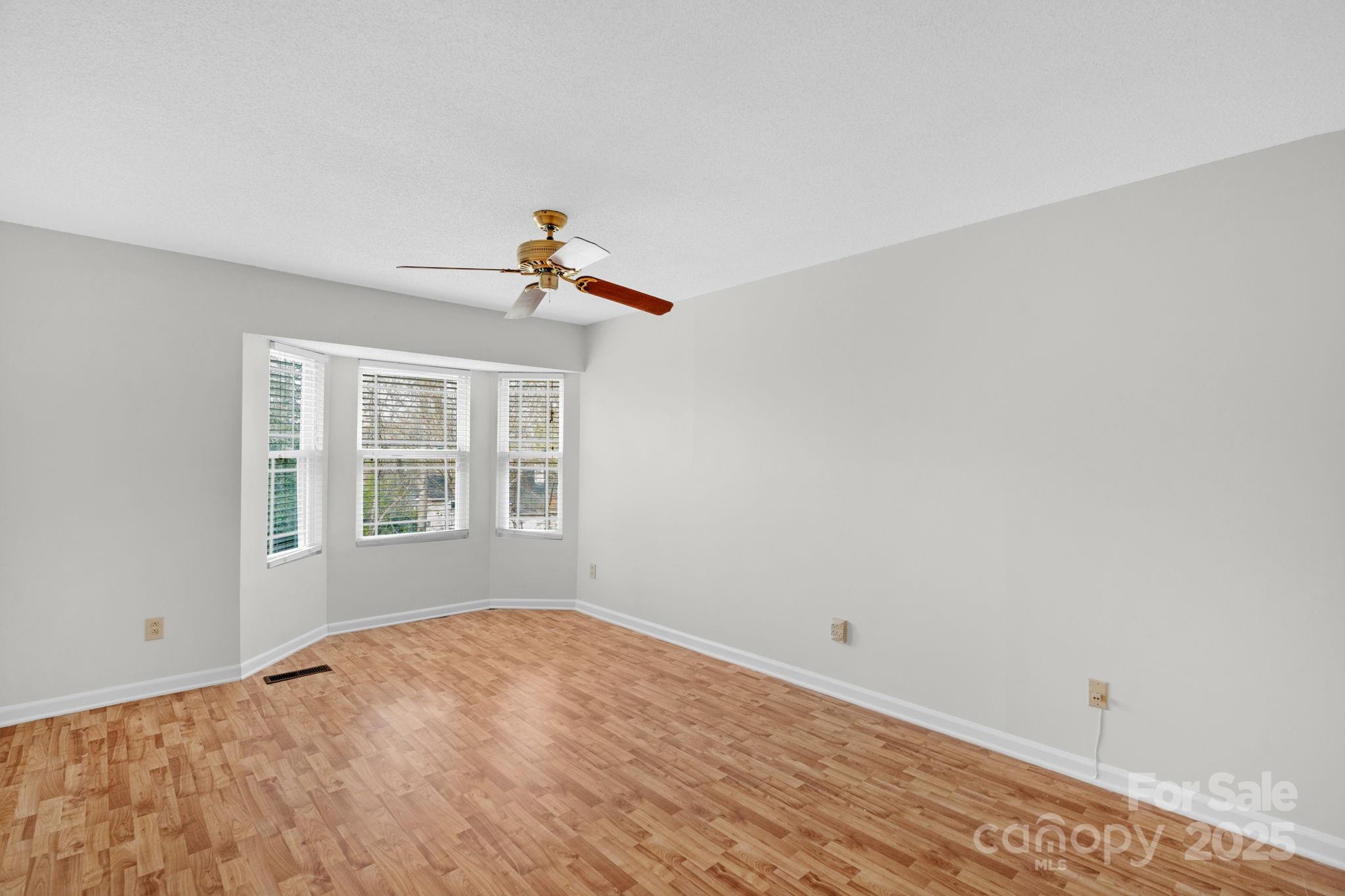 6109 Tartan Green Court — Charlotte