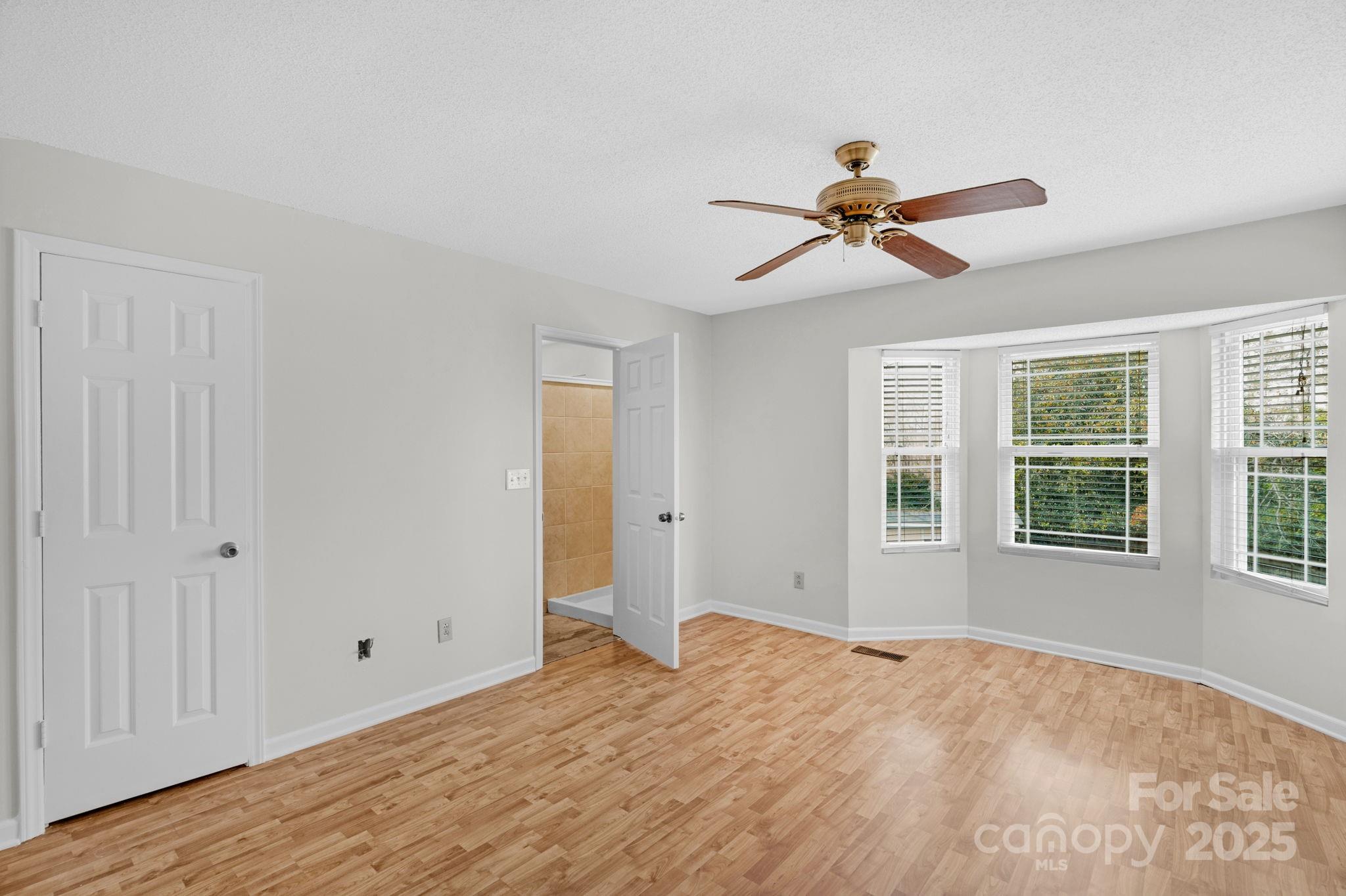 6109 Tartan Green Court — Charlotte