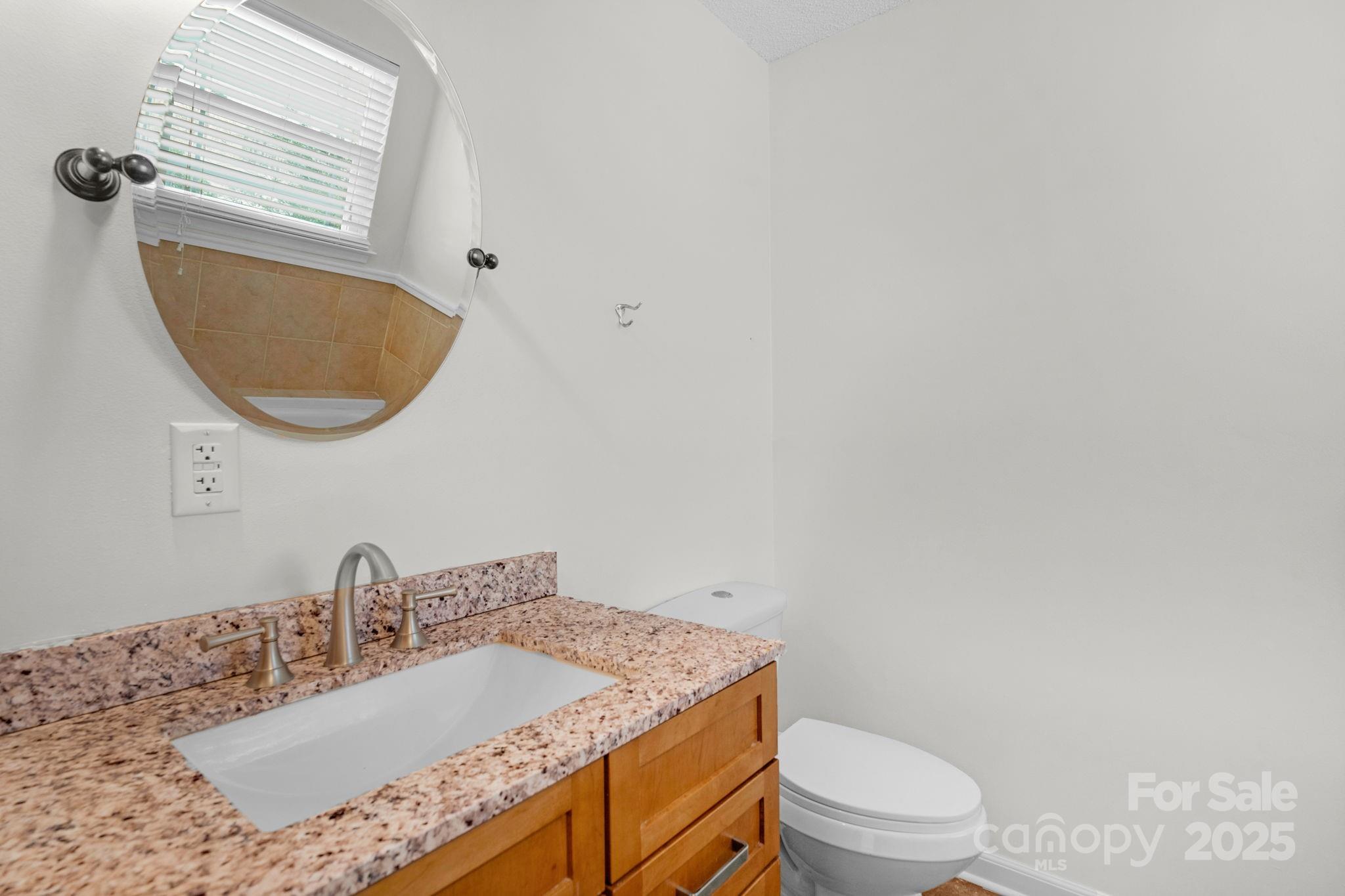 6109 Tartan Green Court — Charlotte