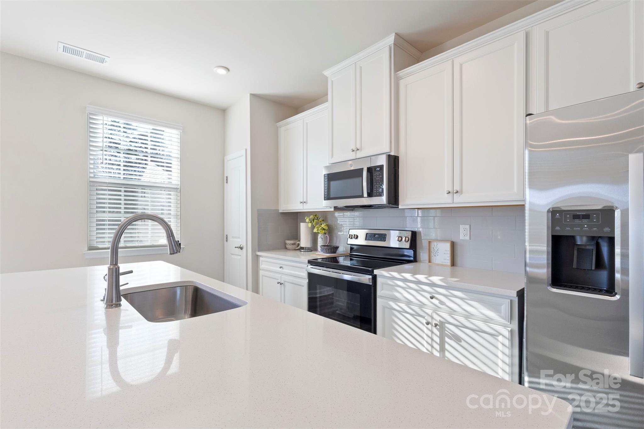 2016 Tupelo Grove Lane — Gastonia