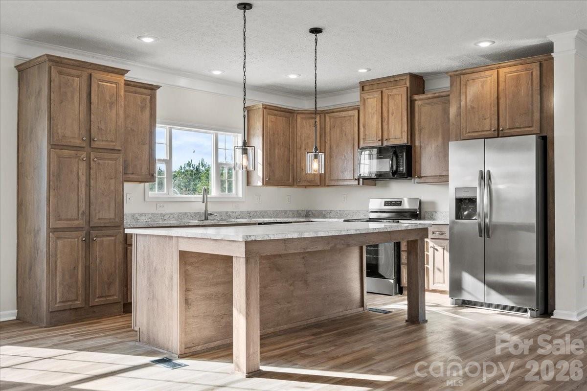 5257 Raleys Mill Road — Bethune