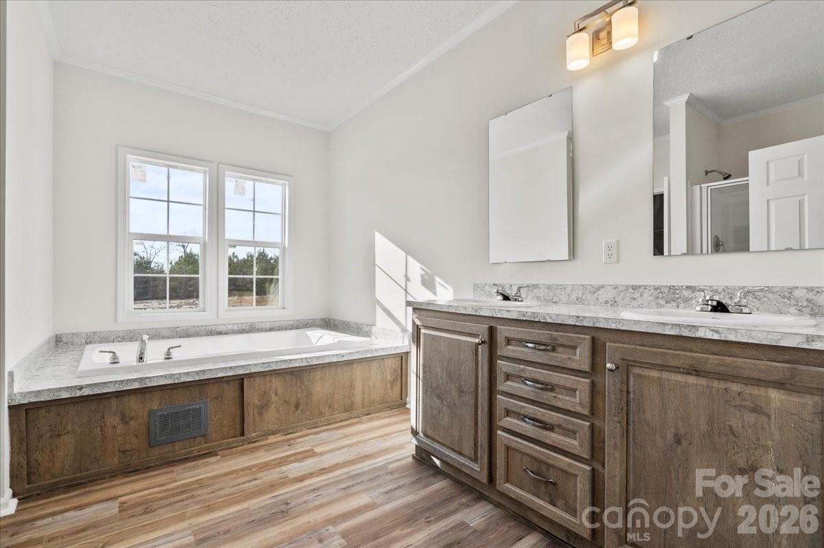 5257 Raleys Mill Road — Bethune