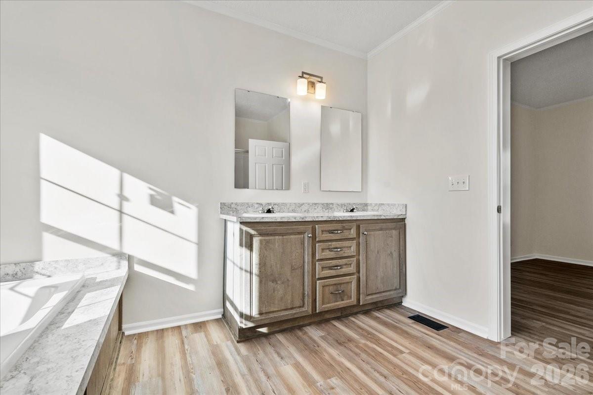 5257 Raleys Mill Road — Bethune