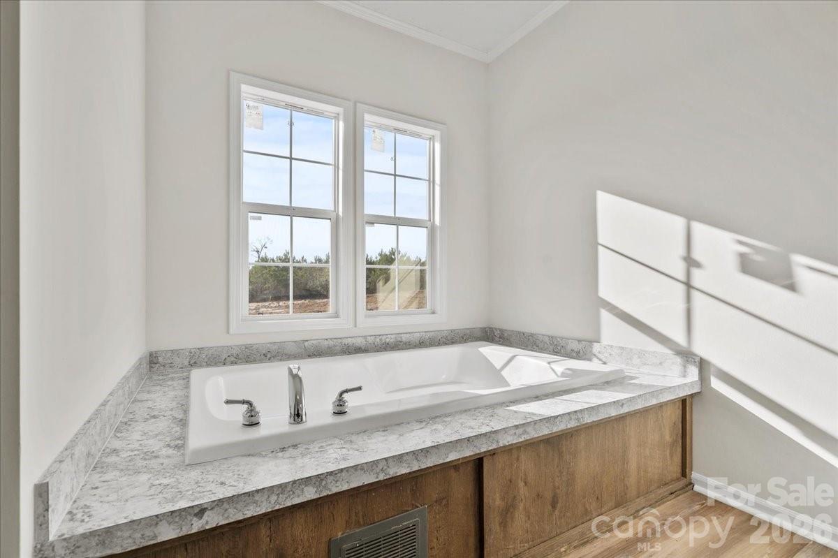5257 Raleys Mill Road — Bethune