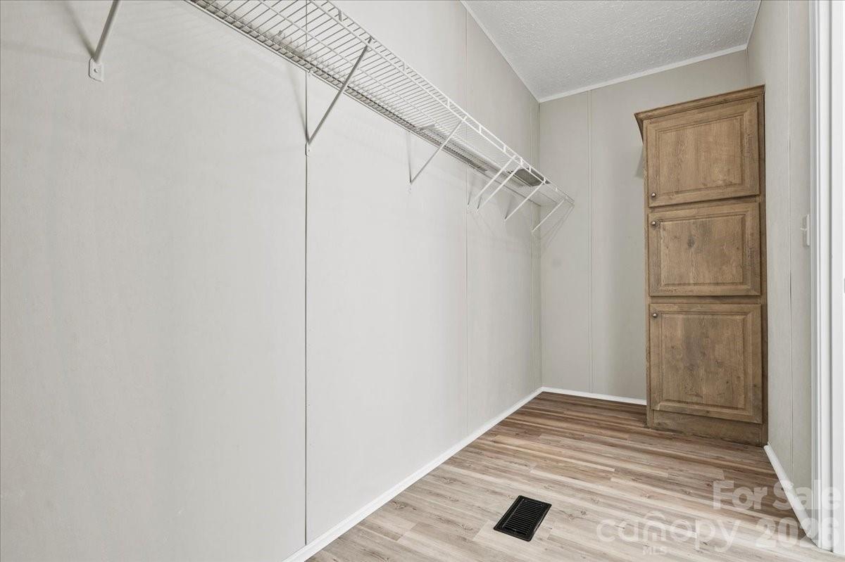 5257 Raleys Mill Road — Bethune