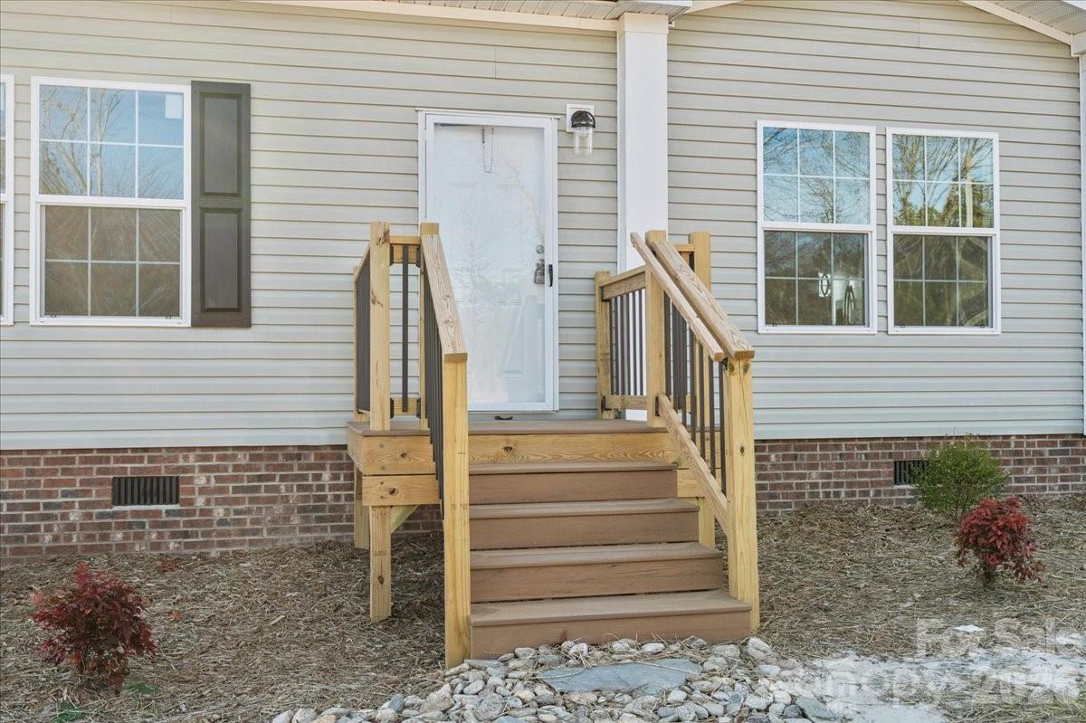 5257 Raleys Mill Road — Bethune