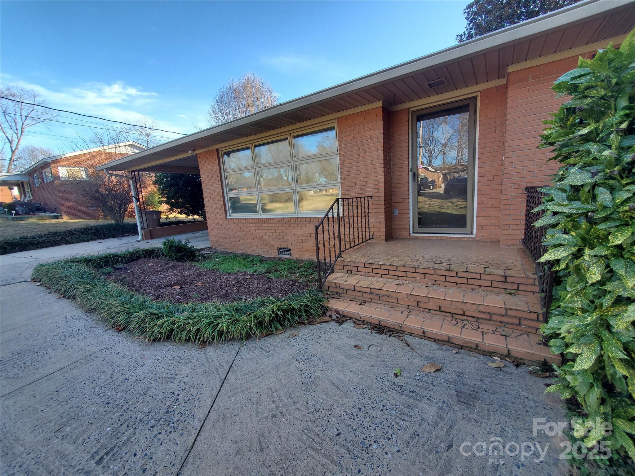 1303 Hunt Street — Shelby