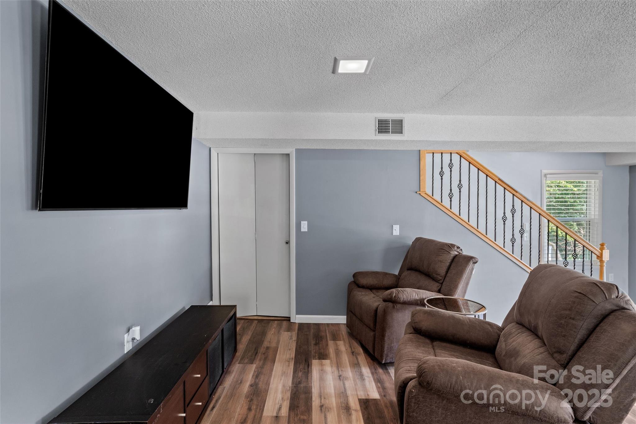335 Carroll Cove — Clover