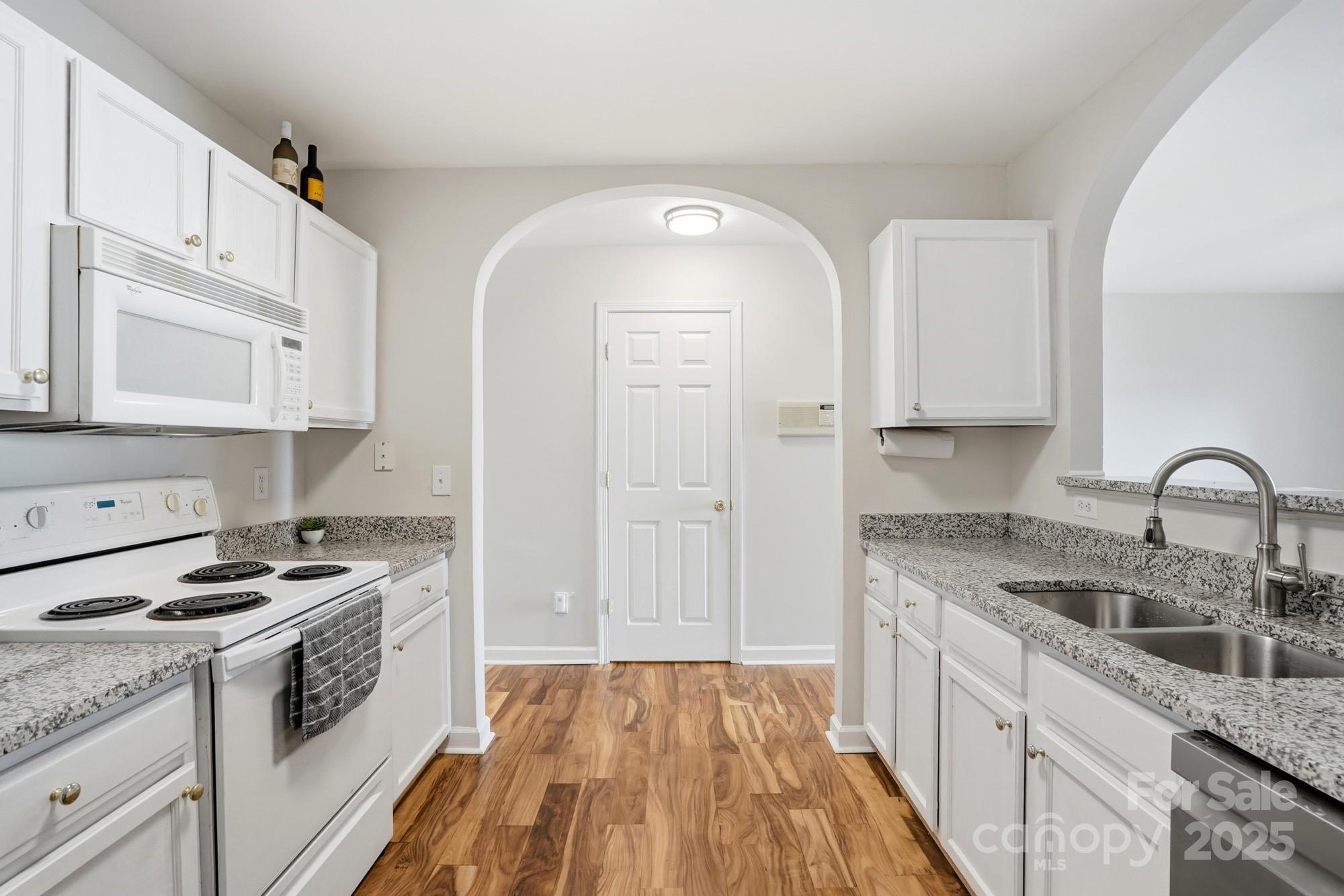 3855 Glenlea Commons Drive — Charlotte