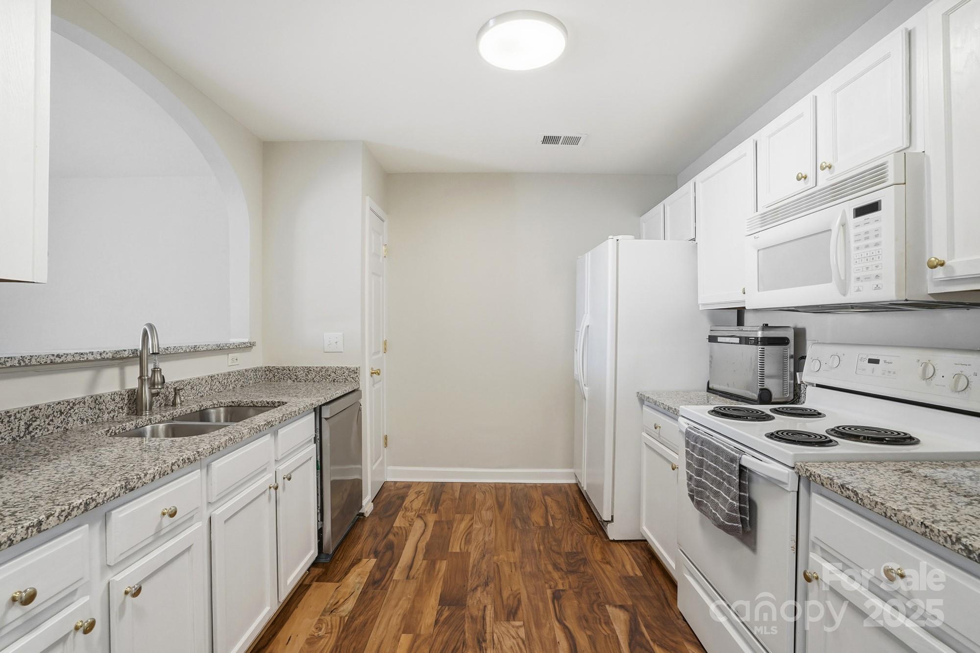 3855 Glenlea Commons Drive — Charlotte
