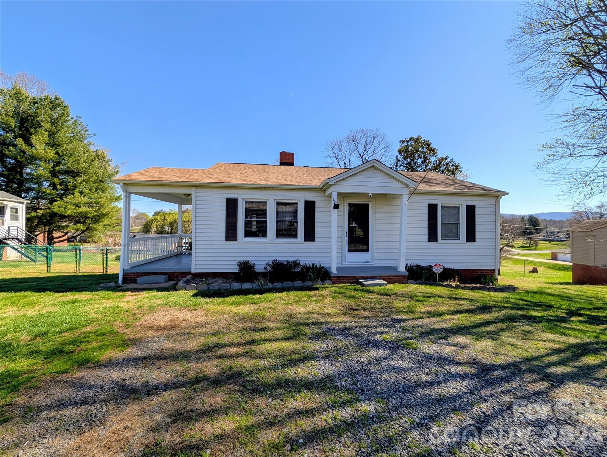 122 Murphy Court — Morganton