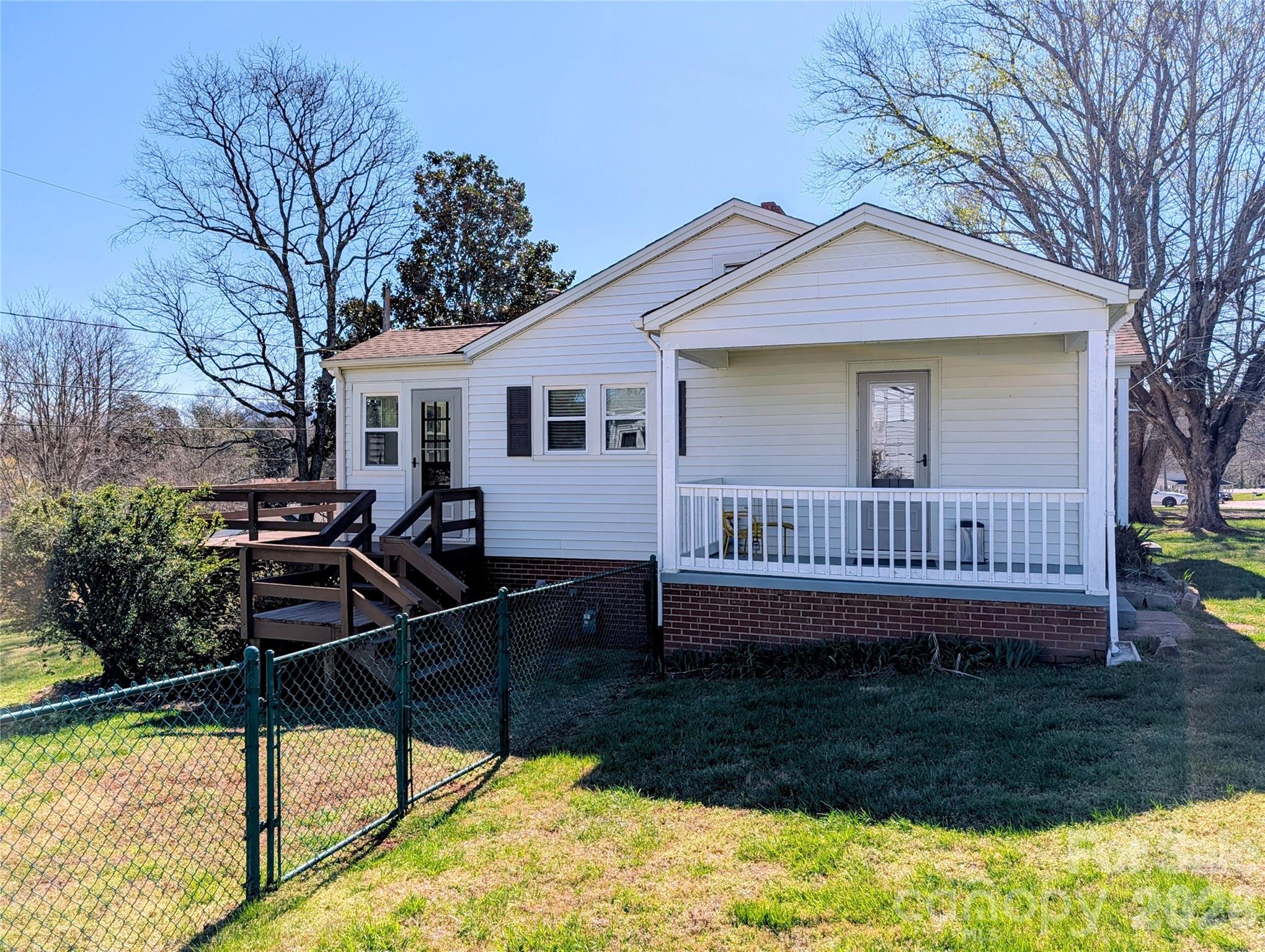 122 Murphy Court — Morganton