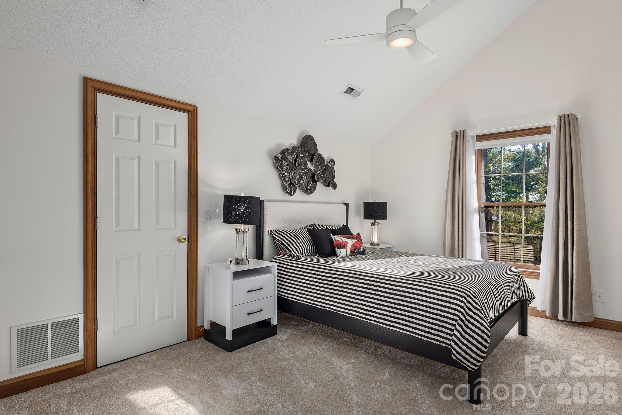 125 Buffalo Trail — Asheville