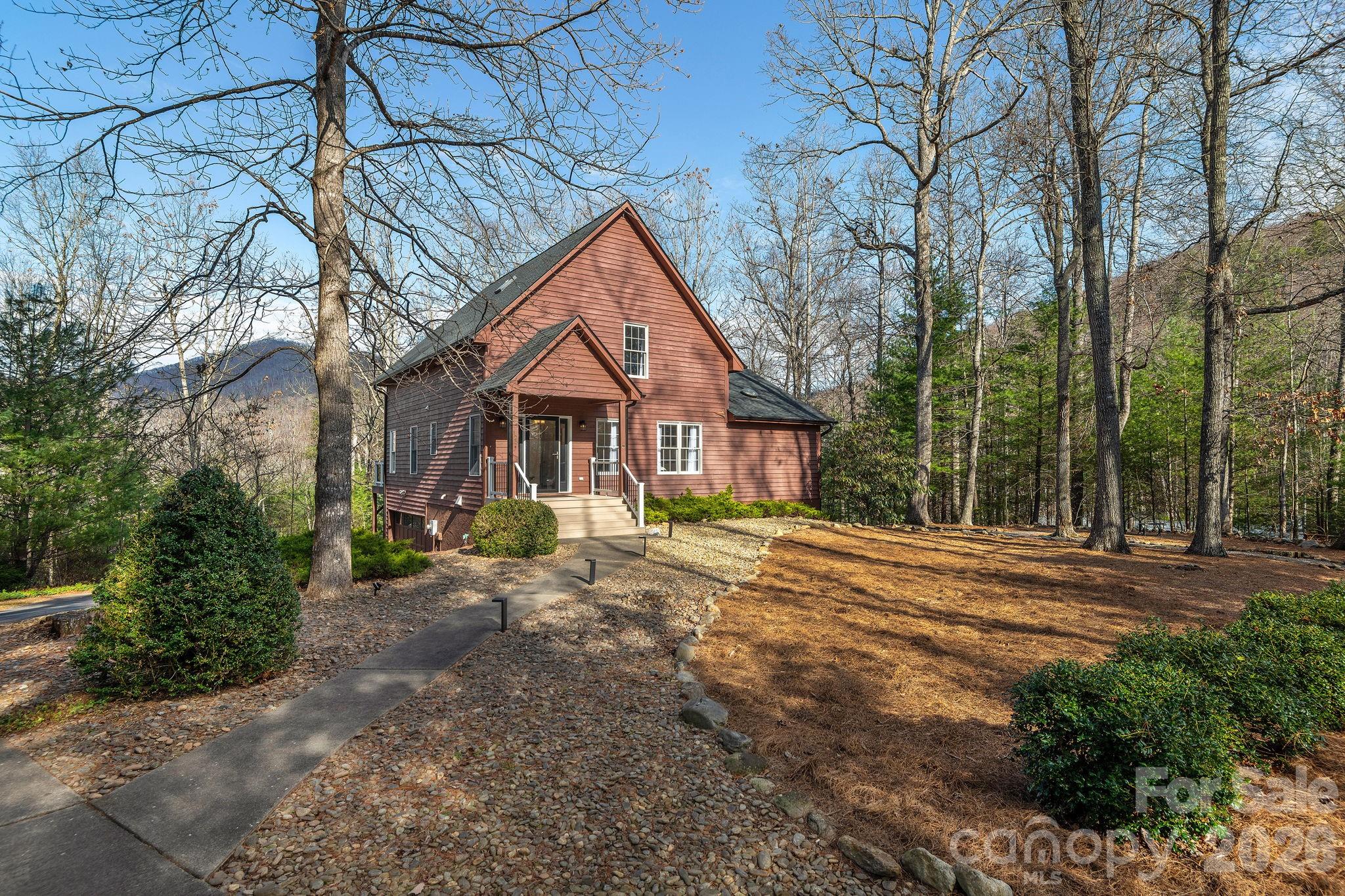 125 Buffalo Trail — Asheville