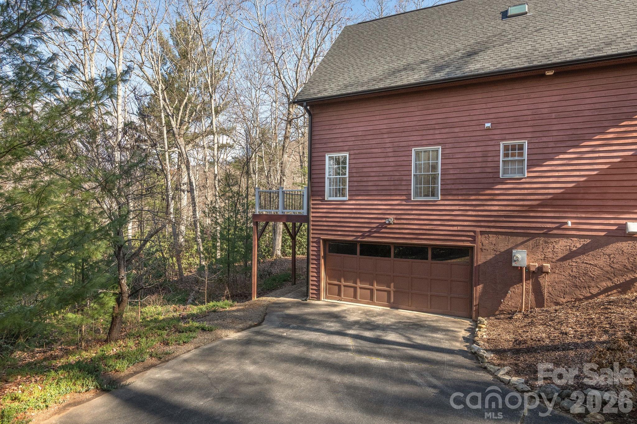 125 Buffalo Trail — Asheville