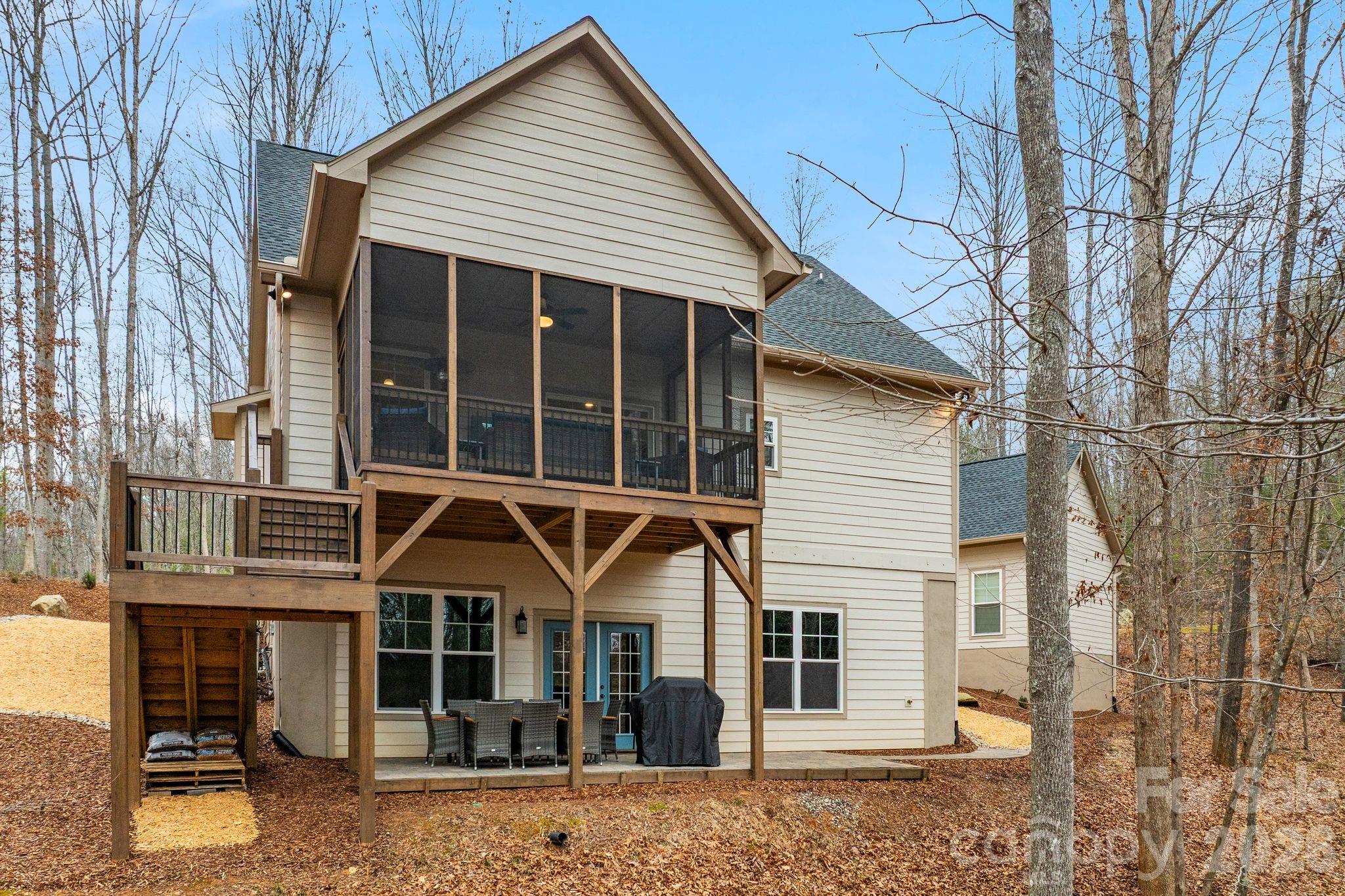 901 Wild River Run — Marshall
