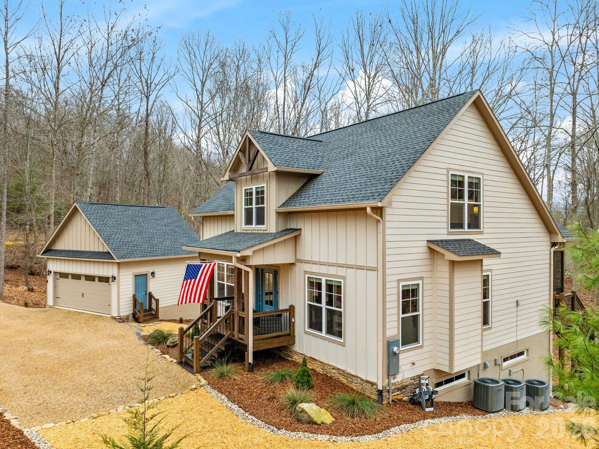 901 Wild River Run — Marshall
