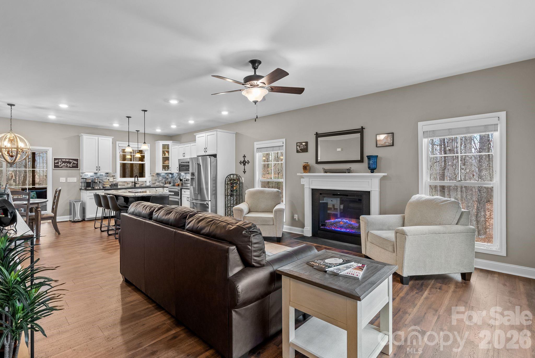 901 Wild River Run — Marshall