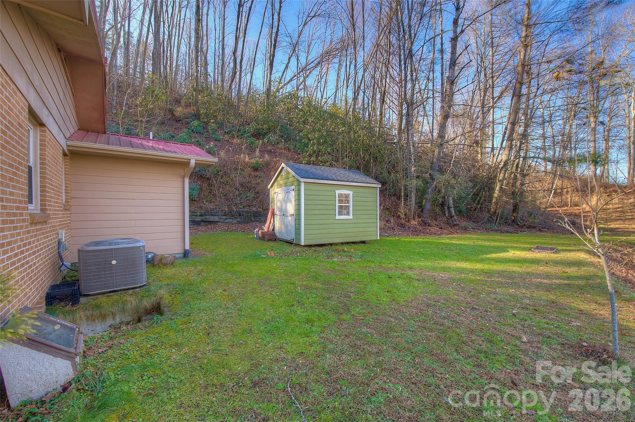 583 Deer Park Lake Road — Spruce Pine