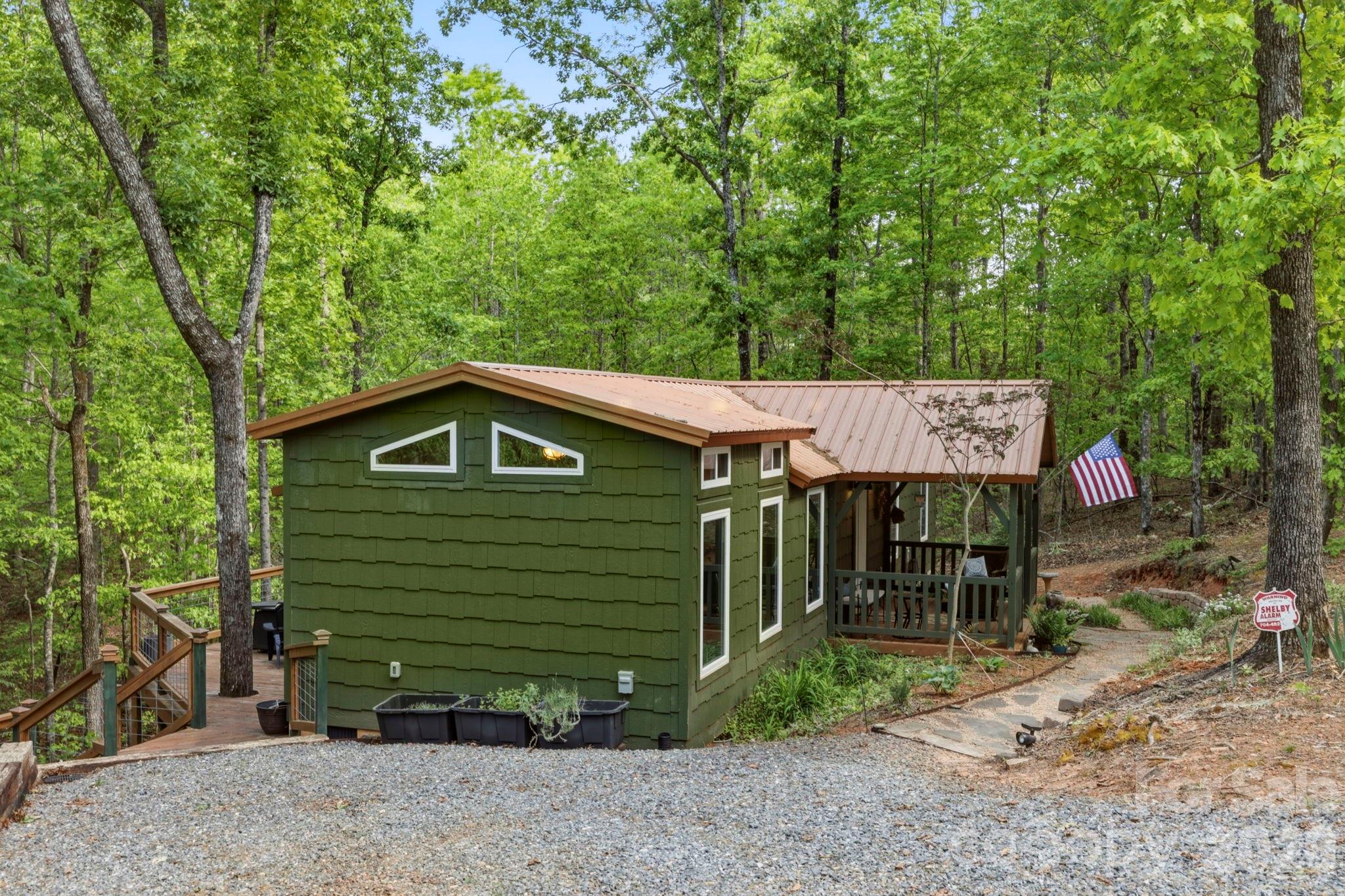 81 Delind Drive — Mill Spring
