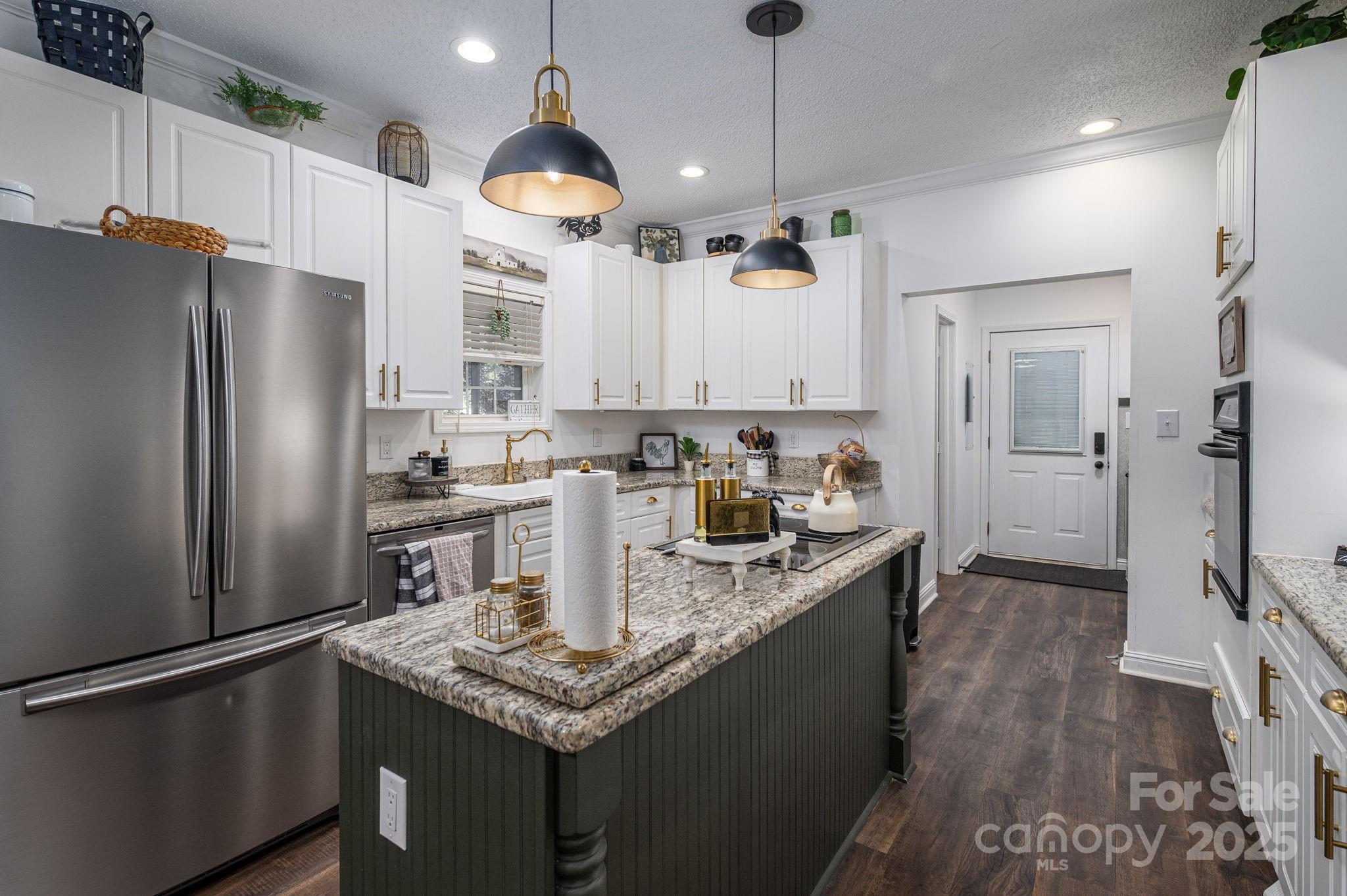 1575 Lewis Farm Road — Kings Mountain