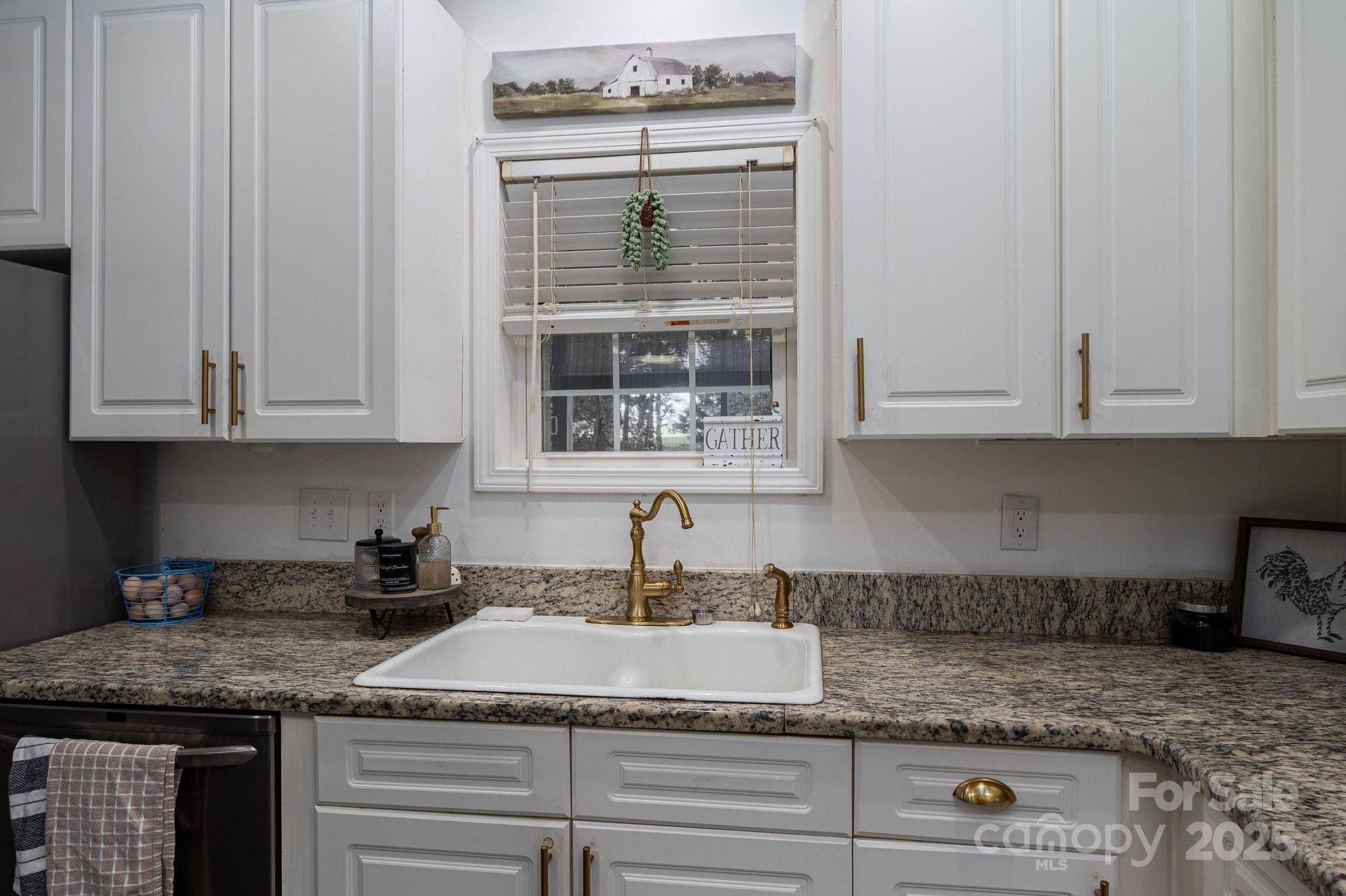 1575 Lewis Farm Road — Kings Mountain