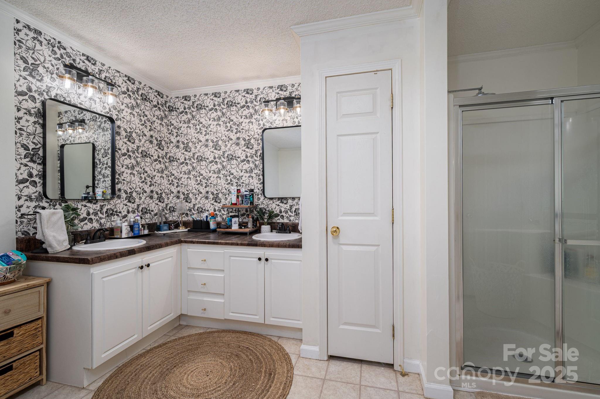 1575 Lewis Farm Road — Kings Mountain
