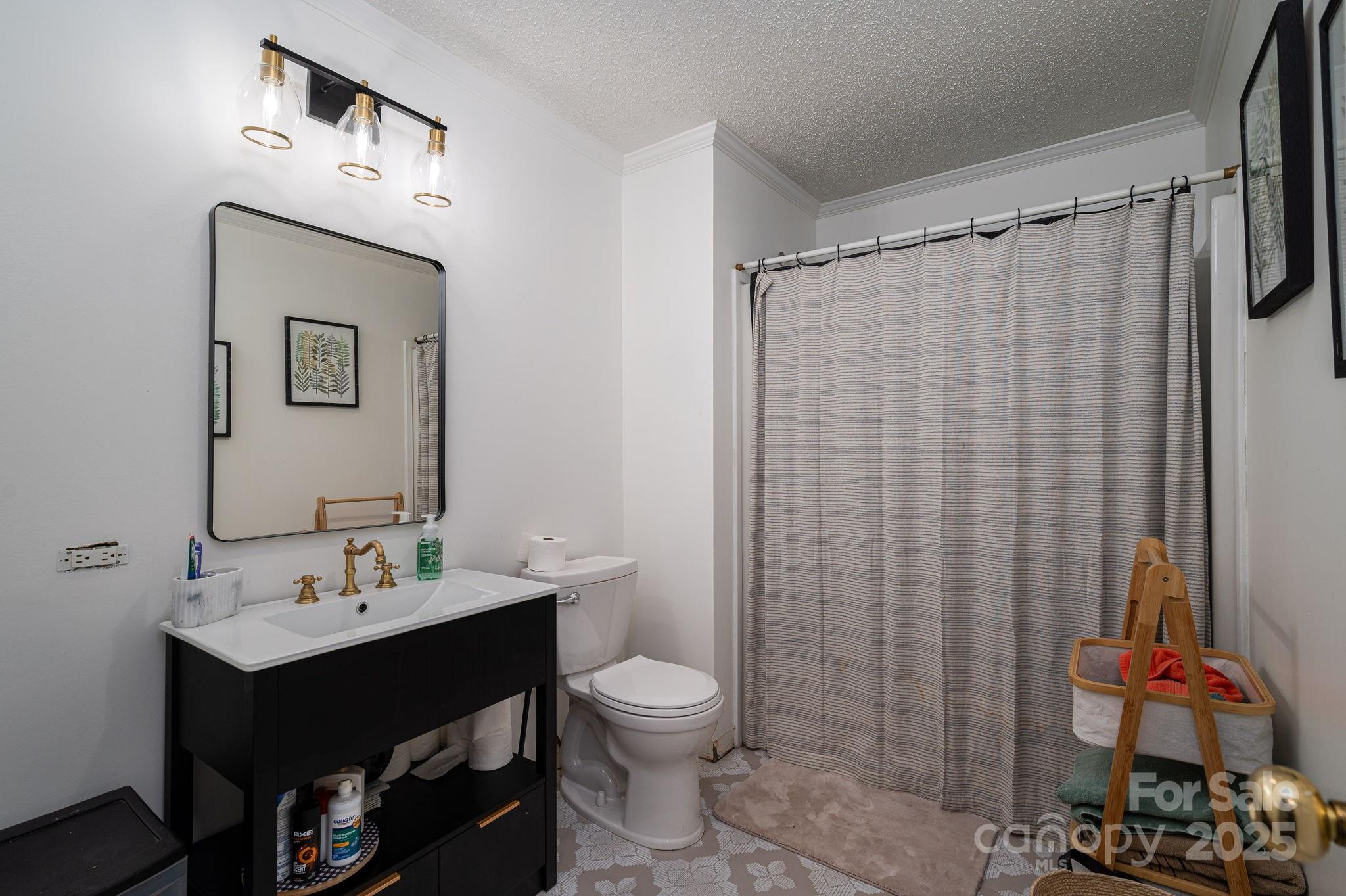 1575 Lewis Farm Road — Kings Mountain